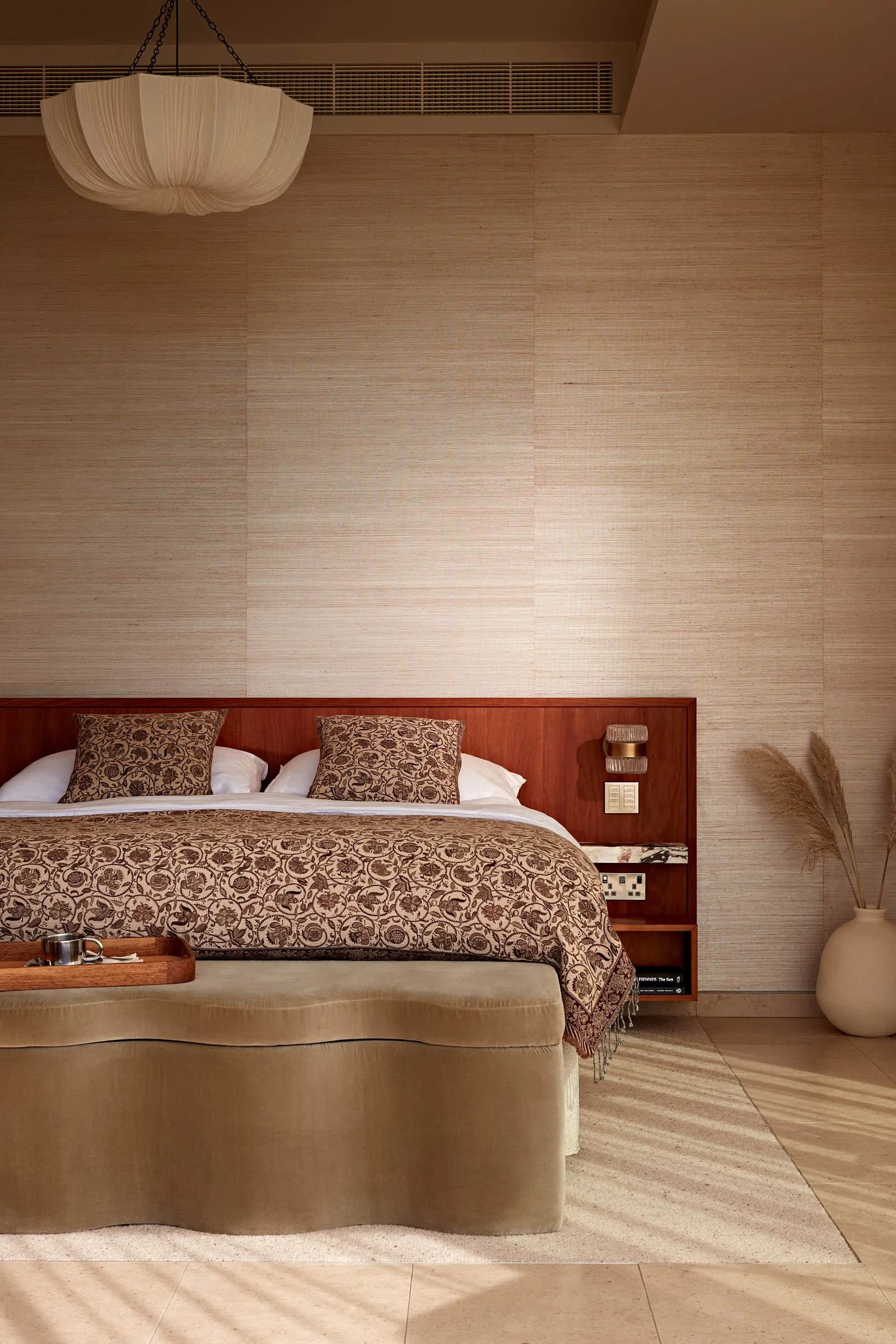 Halftides_Master Bedroom_008 RT LR.jpg
