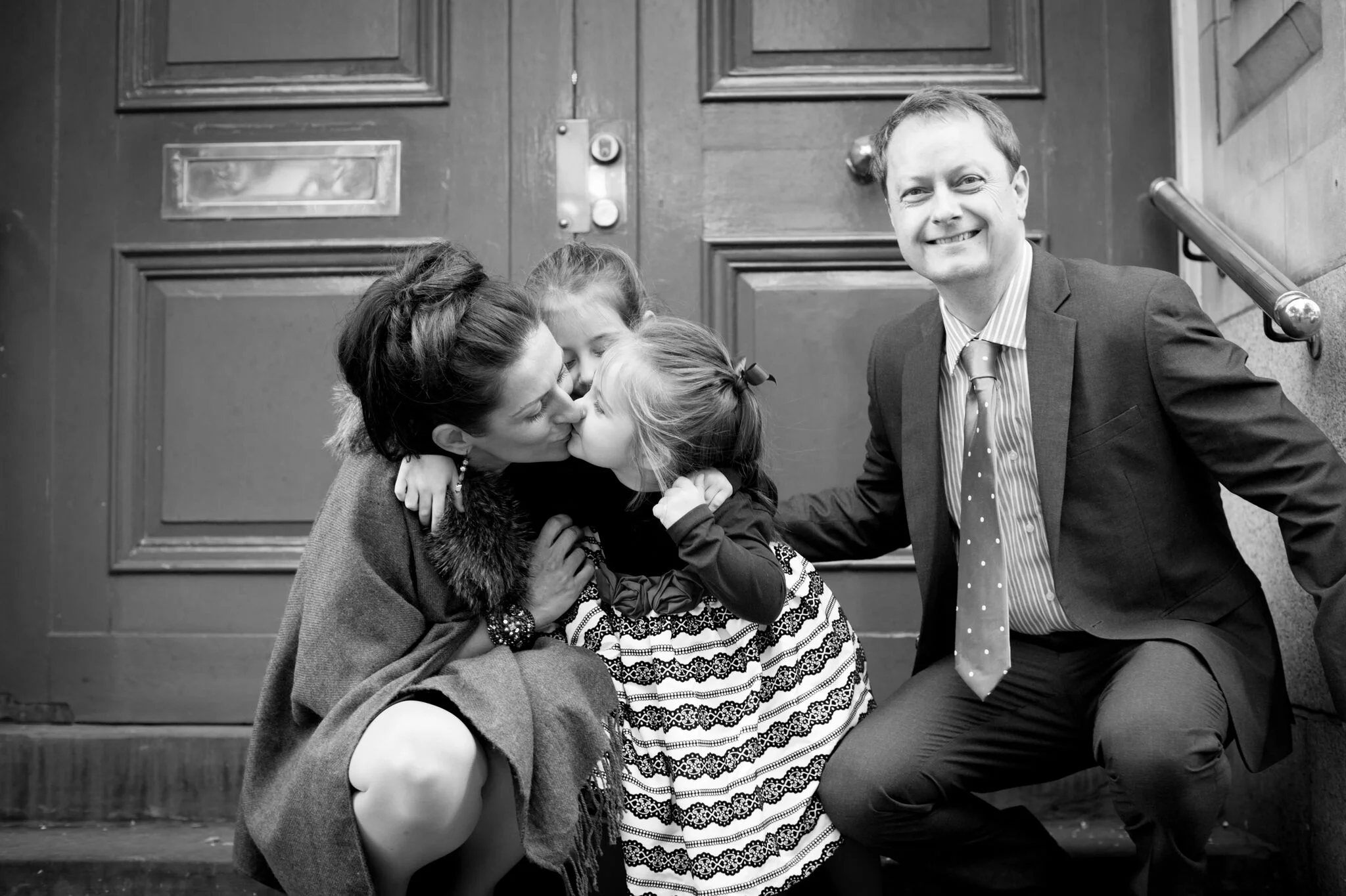 familykiss.jpg