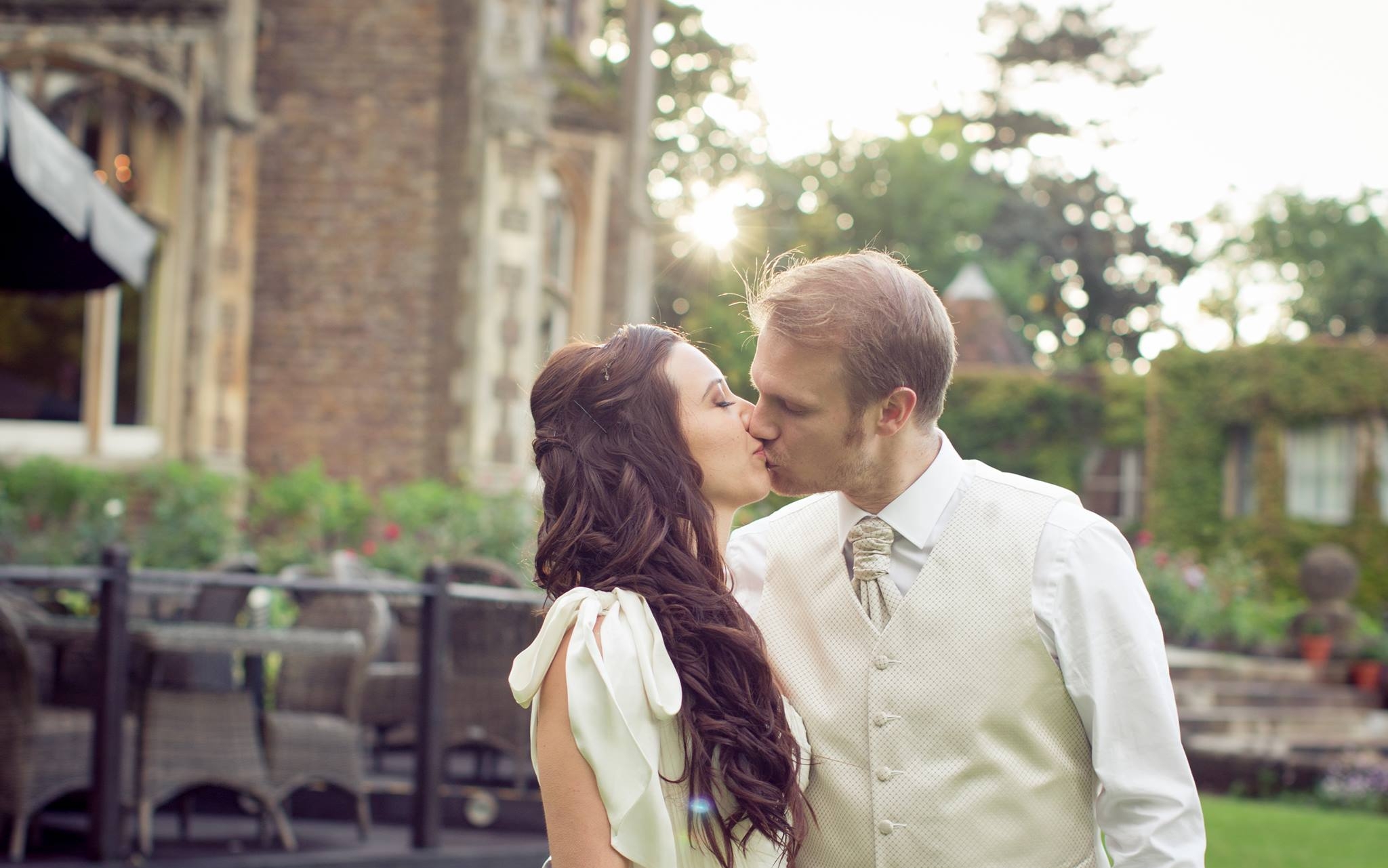weddingkissstar.jpg