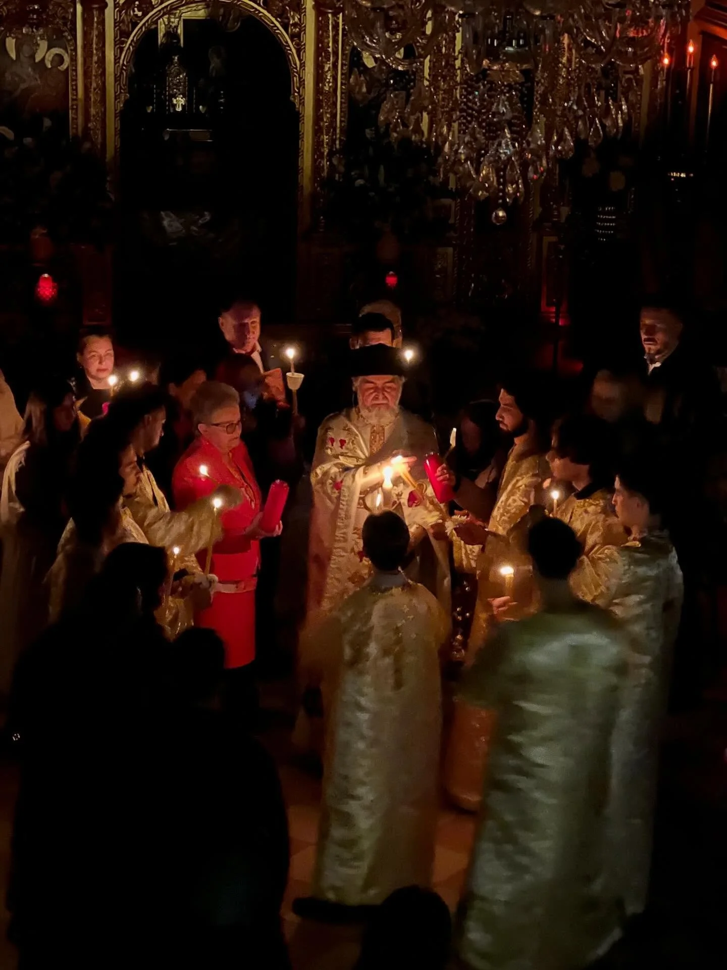 Hristos a &icirc;nviat! Christ is risen!