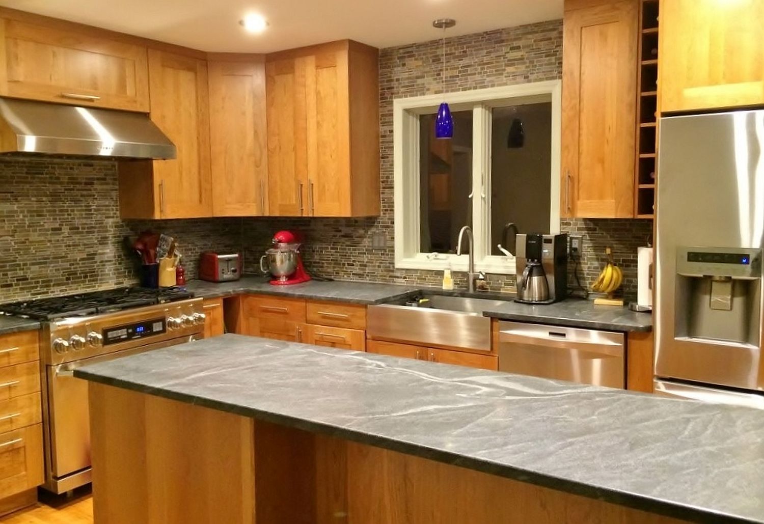 Slate mini brick backsplash