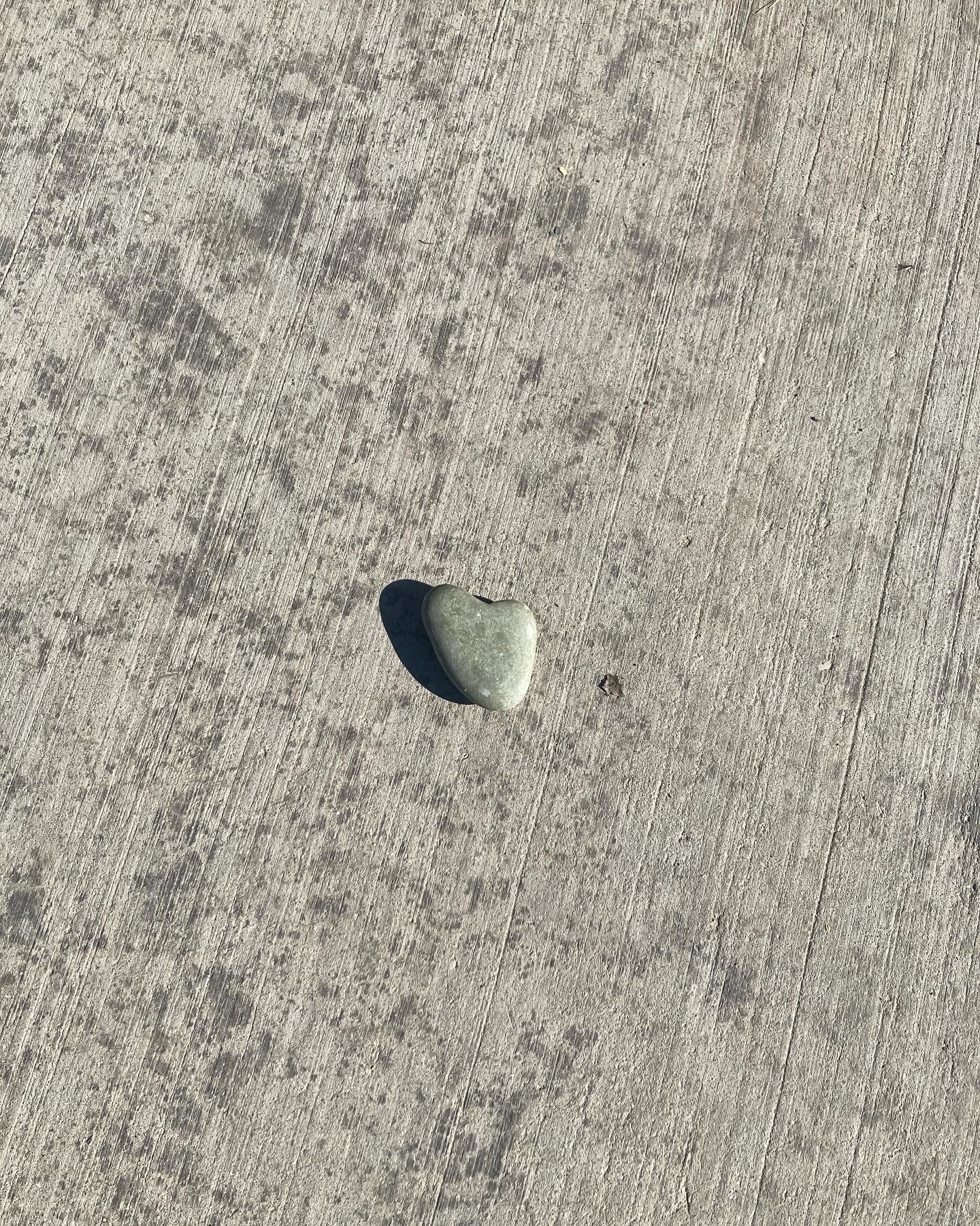 It&rsquo;s been awhile since I thought about my word of the year - joy. I loved that I was reminded of joy when I saw this heart shaped rock on my walk to work at @riverwesttherapycollectiveyyc . I instantly smiled and remembered the word joy. I like