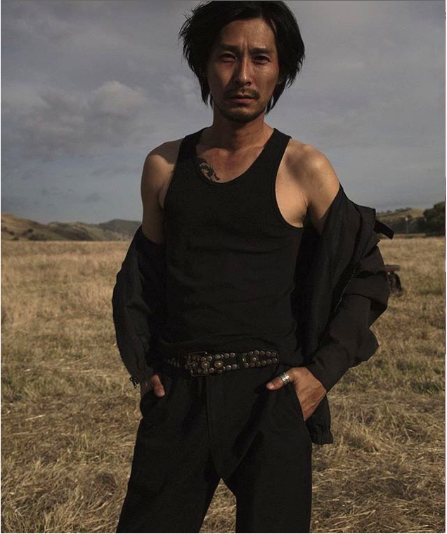 Feature Desolate - Amazon