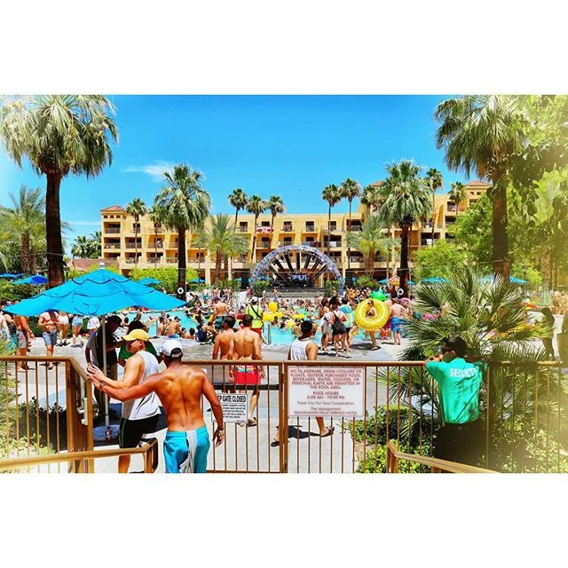 This weekend 🗣
#Canon #5d #Markiii #splashhouse #rivierahotel