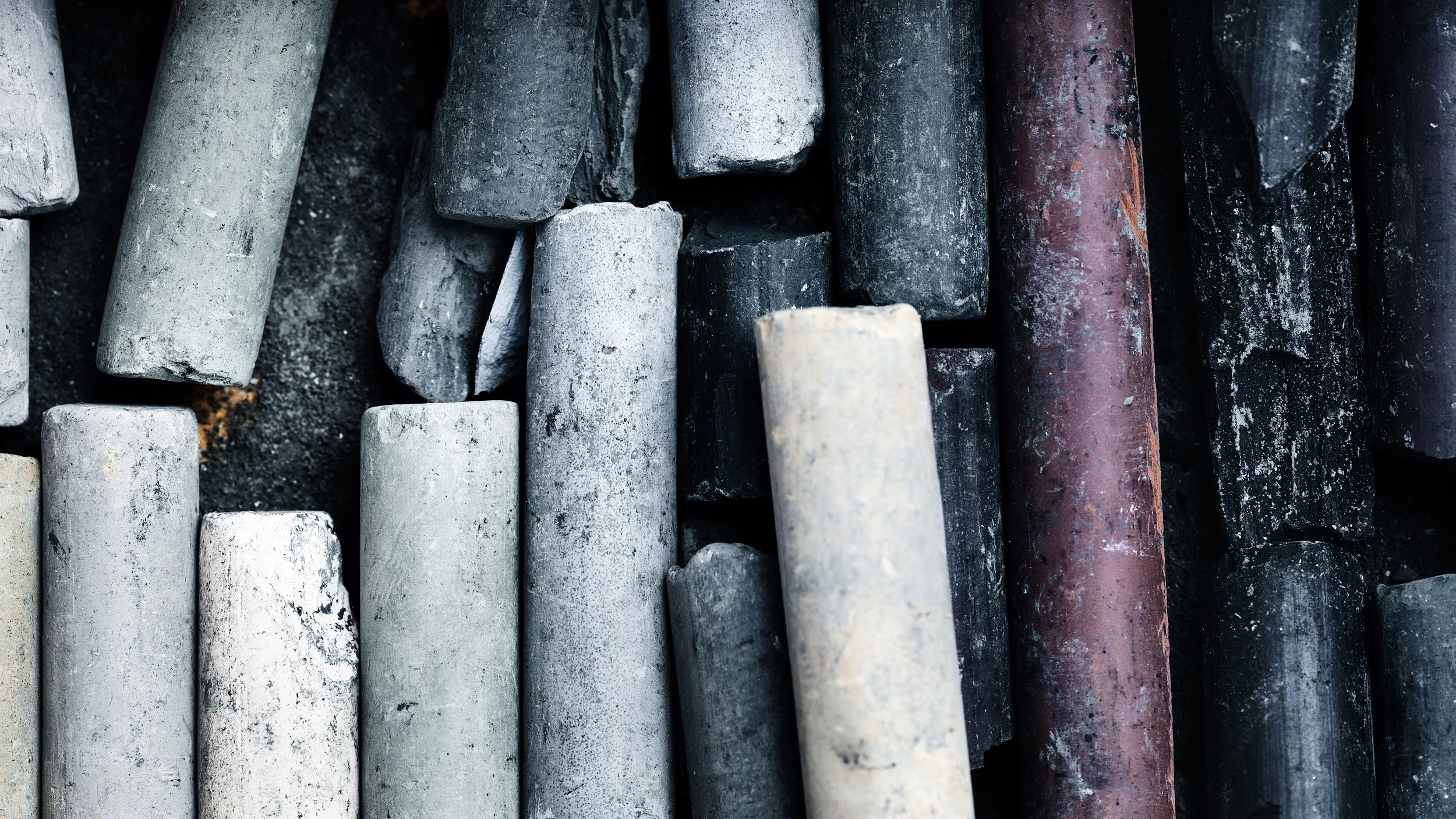 still-life-chalk-lesliegrow.jpg