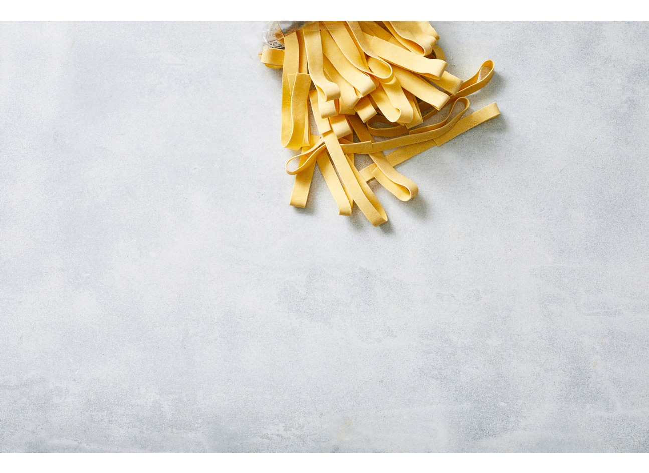 3076970-la-fo-cooking-five-or-fewer_spring-pea-carbonara_GIF-Reverse.gif