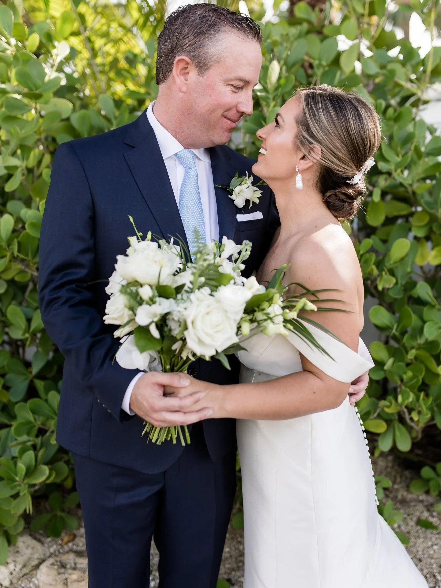 Just reminiscing about a beautiful bride and her lashes💭✨

Want to try lash extensions? Book your first appointment with Jodi and get 20% off your first full set plus 20% off your first fill! 

Don&rsquo;t miss out on our biggest lash extensions dea