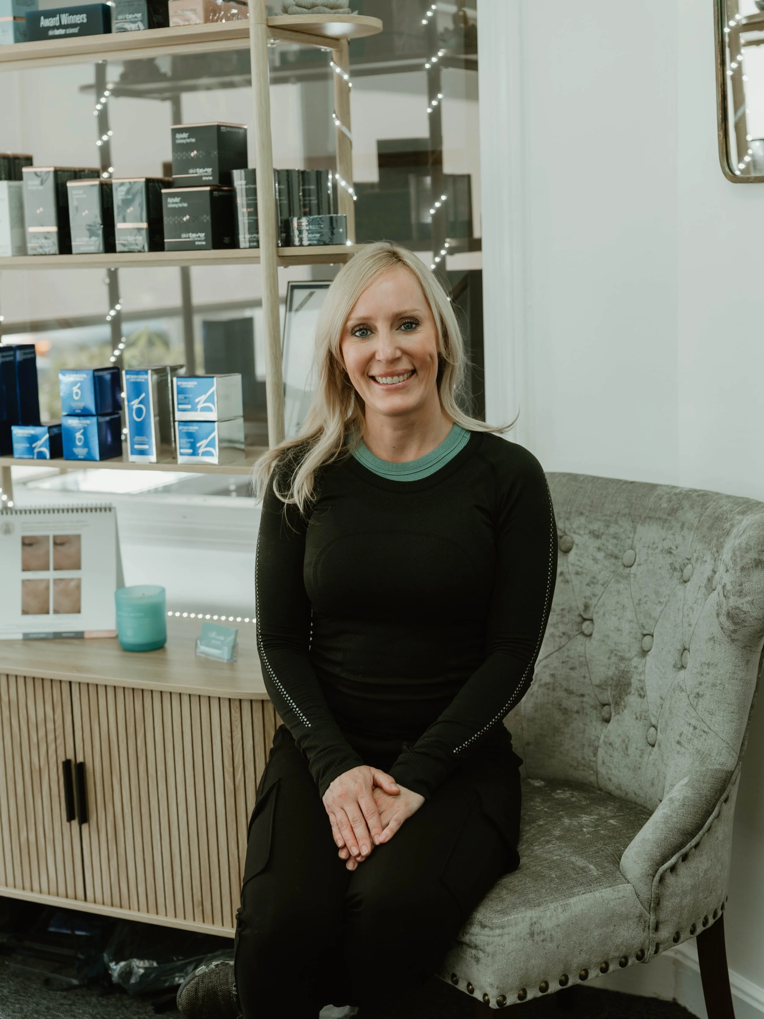 Meet Alyssa 🤍

With over 18 years of experience in the aesthetic industry, Alyssa brings a wealth of knowledge, passion, and expertise to The Lash Bar&reg; through Novida Aesthetics.

Her love for skincare began while working on Newbury Street with 