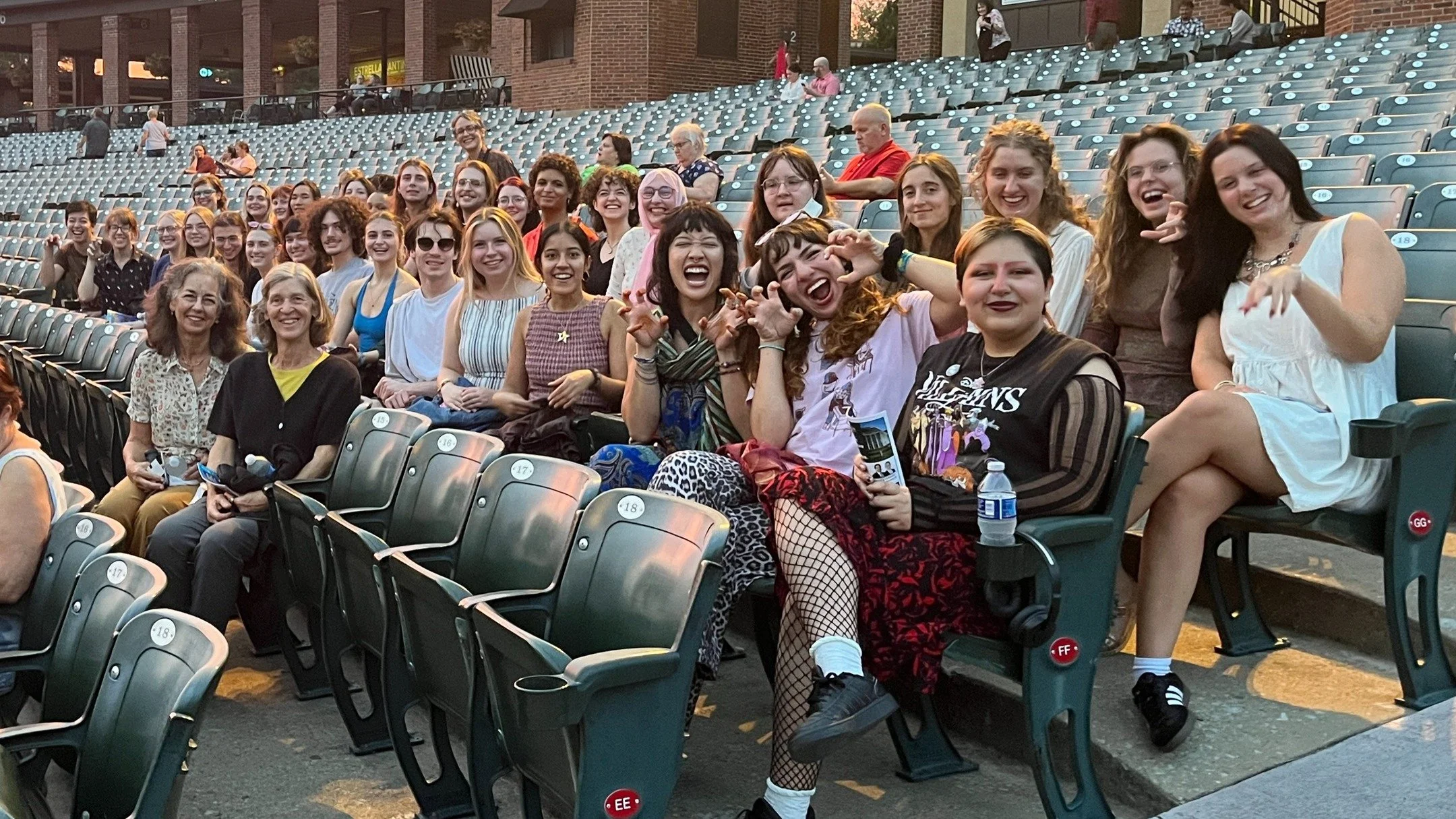 Everyone let out your inner tiger! 🐯 In September, the Fiber department went to Starlight Theater to see the Life of Pi. We were blown away by the puppetry and set design, taking it all in as a department made the experience even more special ❤️