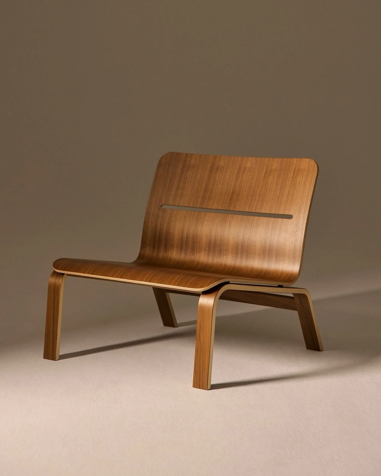 Meet Bowie by @daviddesigninspiration ✨ 

Designed by M&aring;rten Claesson, Ola Rune, and Eero Koivisto, Bowie is a true icon of late 20th-century design. Crafted from plywood, its timeless style has graced interiors worldwide, becoming a cornerston