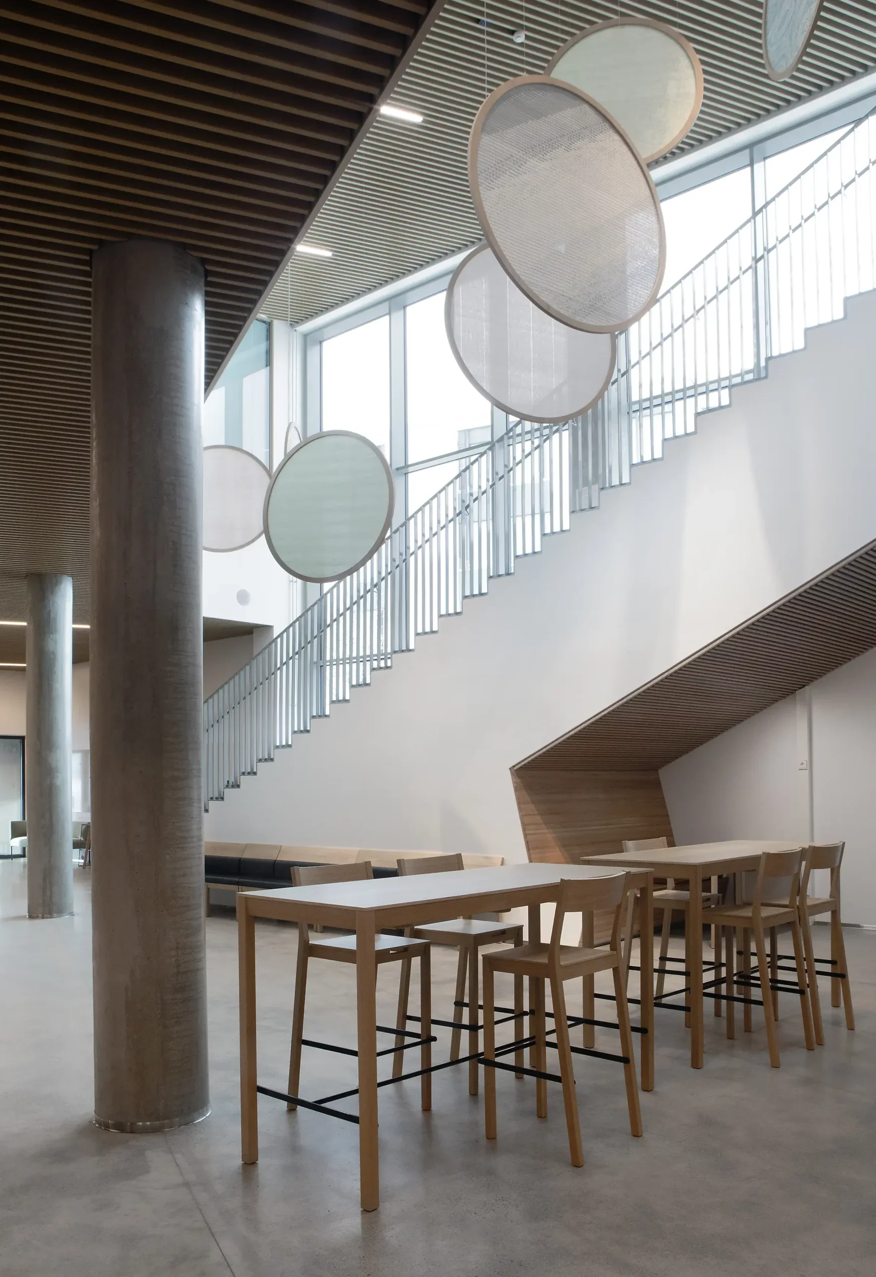 SKANDINAVIA KVBP12 HIGH TABLE