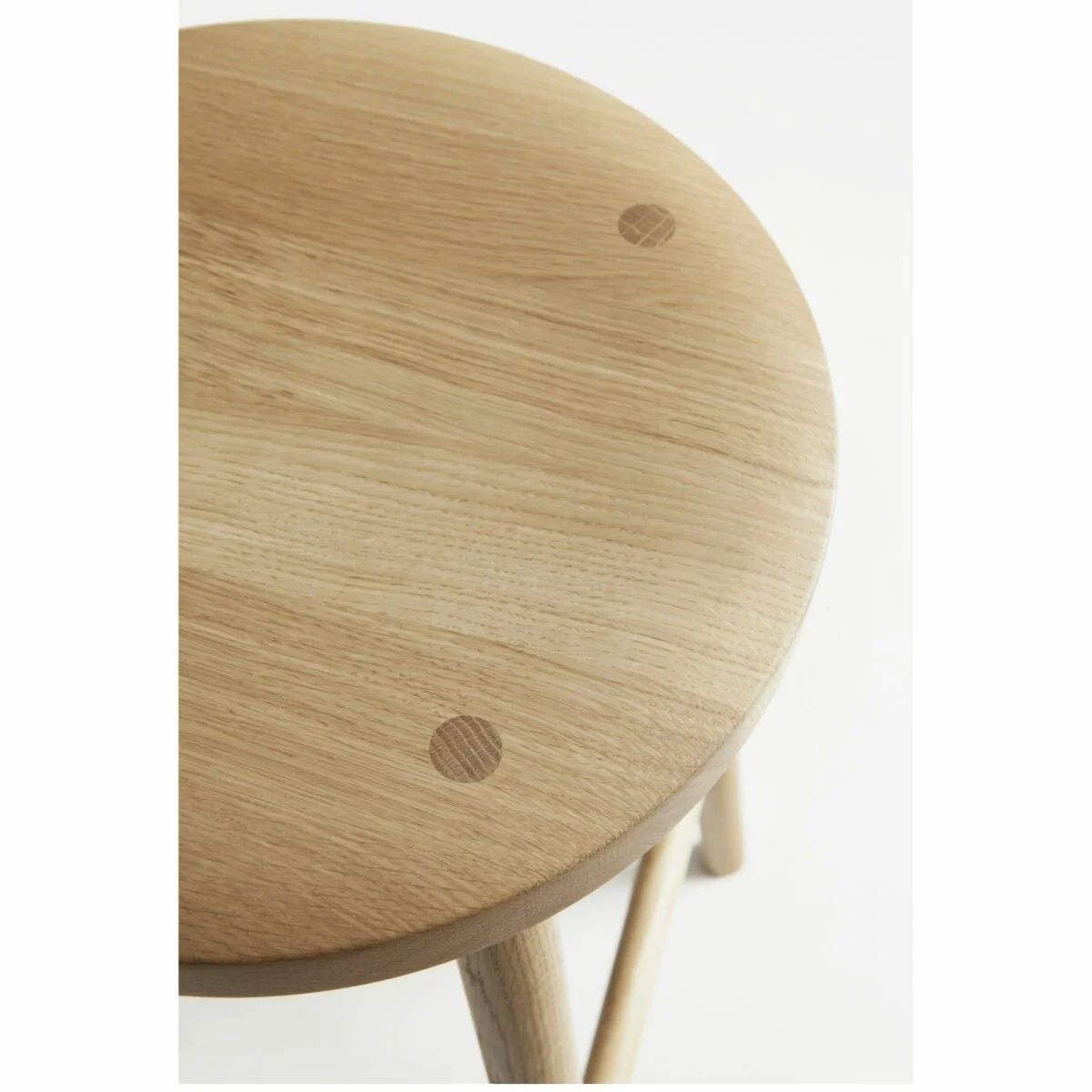 Storia-stool_65_oak_detail.jpg