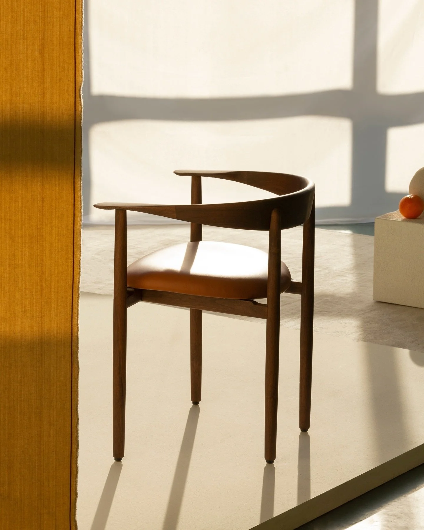 Sava Chair by @zanatcraft 
Design @patrick_norguet 

Where line becomes gesture.

The crescent backrest extends and softens into an armrest, a fluid transition that defines Sava&rsquo;s form.

Handcrafted with care, each piece carries the individuali