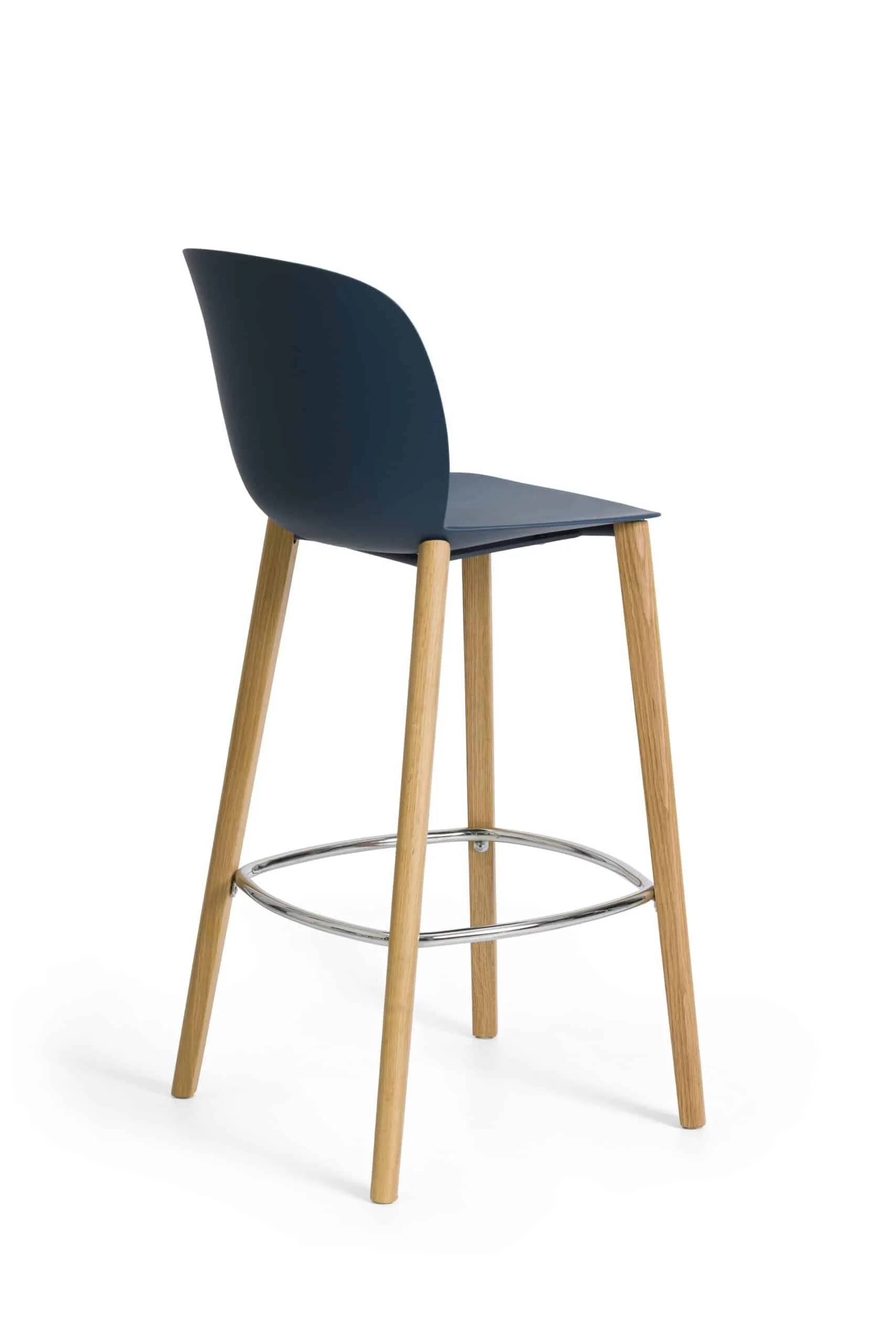 G084_Plose-stool-with-wooden-legs_356-scaled.jpg