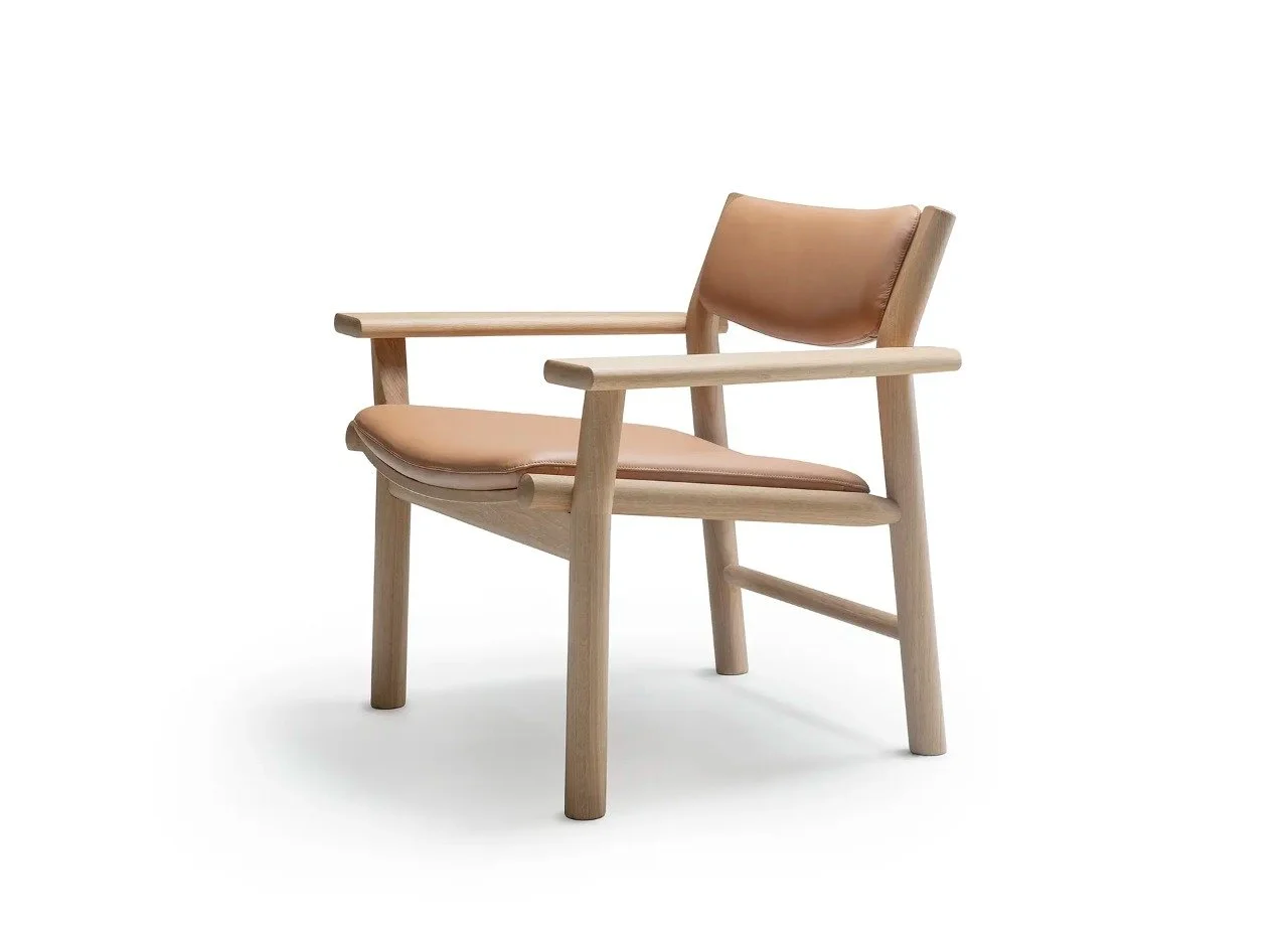 Akademia Lounge chair 