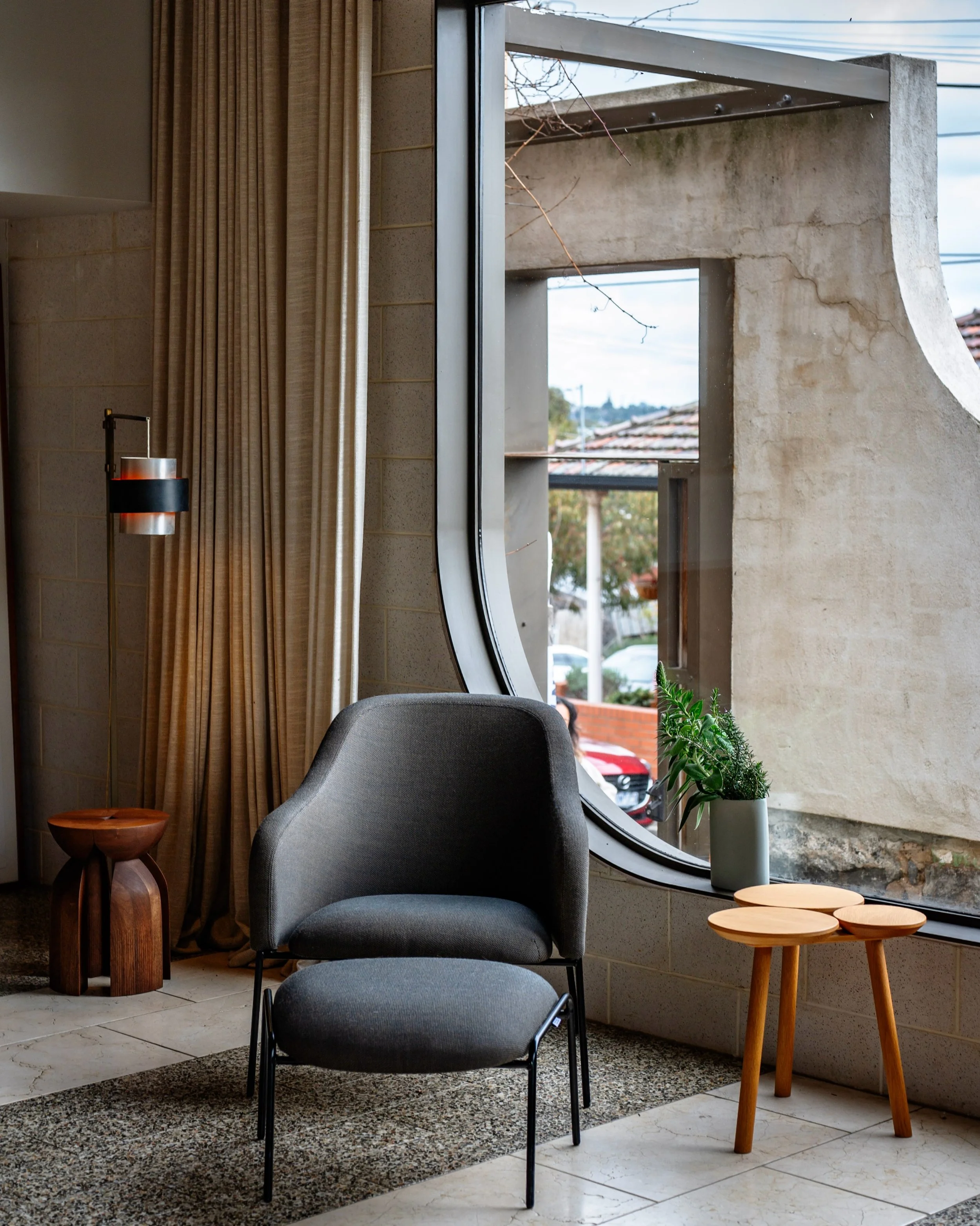 Design is at its best when it feels effortless.

It was wonderful to see so many KFive pieces become part of this beautifully resolved open house in Melbourne. A project where architecture, interiors and furniture come together with warmth, restraint
