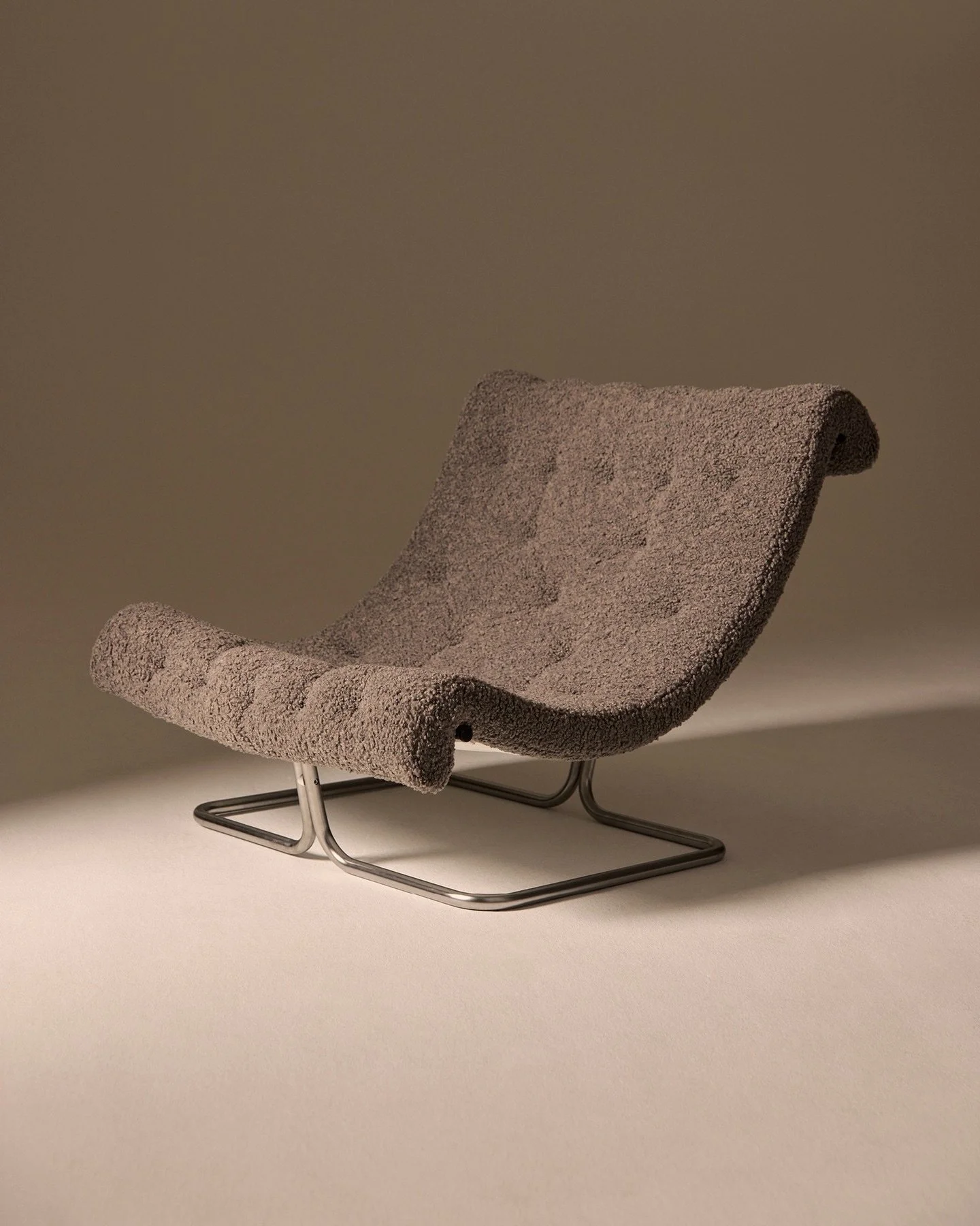 Toad by @daviddesigninspiration 
An icon of late 1960s Swedish design, still as relevant today.

Designed by Ruud Ekstrand and Christer Norman, Toad began with a beautifully simple idea: a carrier web suspended over a slender metal frame, paired with