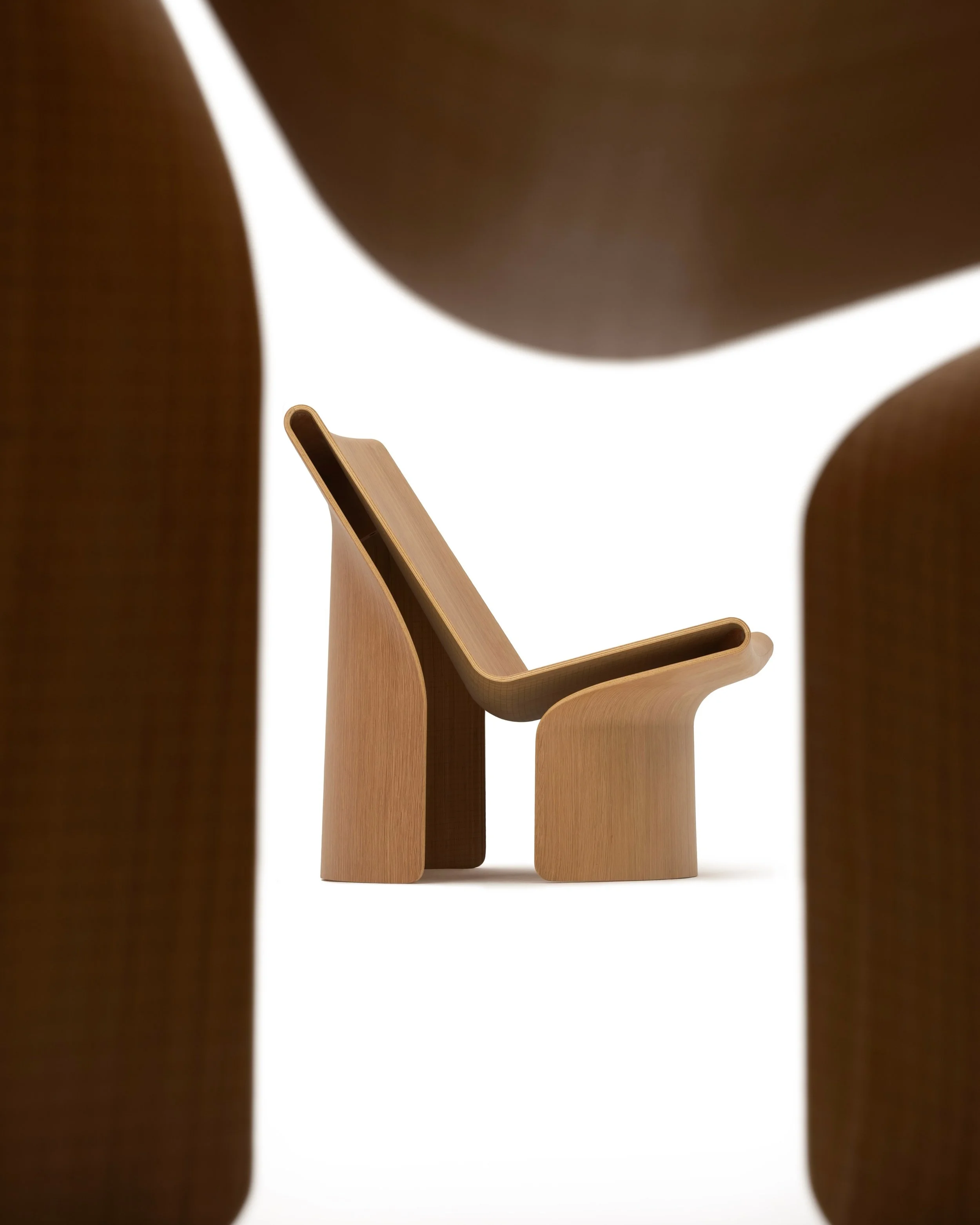 How far can you push wood?
Quite far, it turns out.

Designed by @nathanmartell for @establishedandsons, the Layup Lounge Chair explores the evolving possibilities of 3D veneer forming, pushing traditional wood bending into an extraordinary sculptura