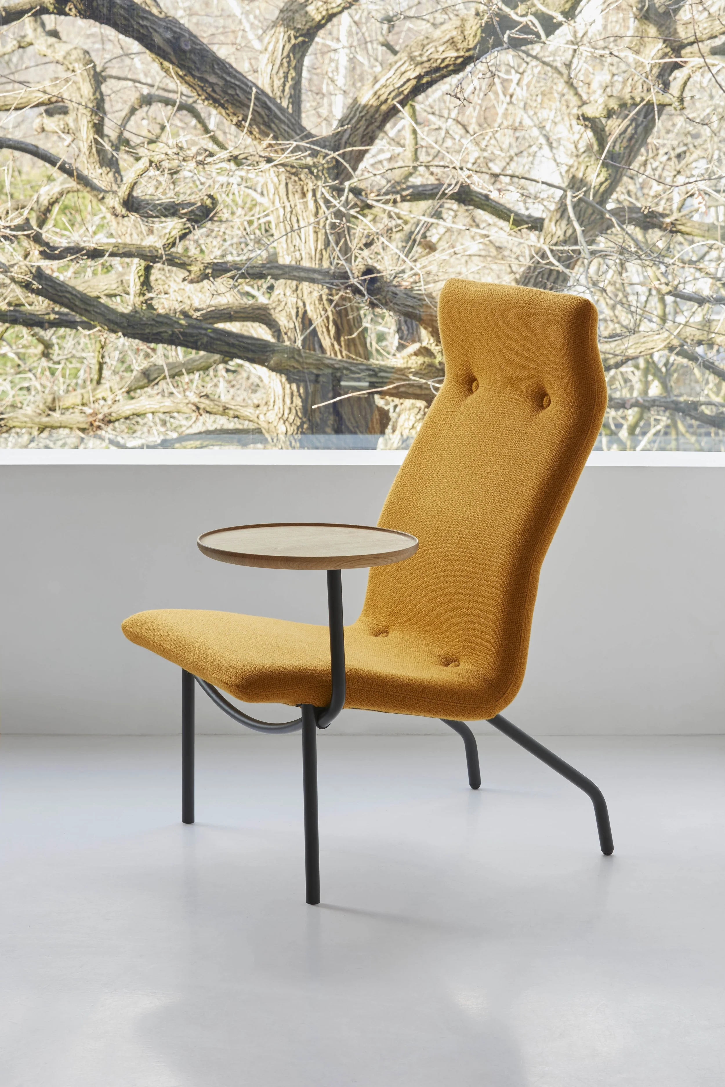 LUCIO COM-Maharam-Lanalux oak Sebastian-Wrong ©2019 EstablishedandSons ©EdReeve Insitu-01a 300dpi.jpg