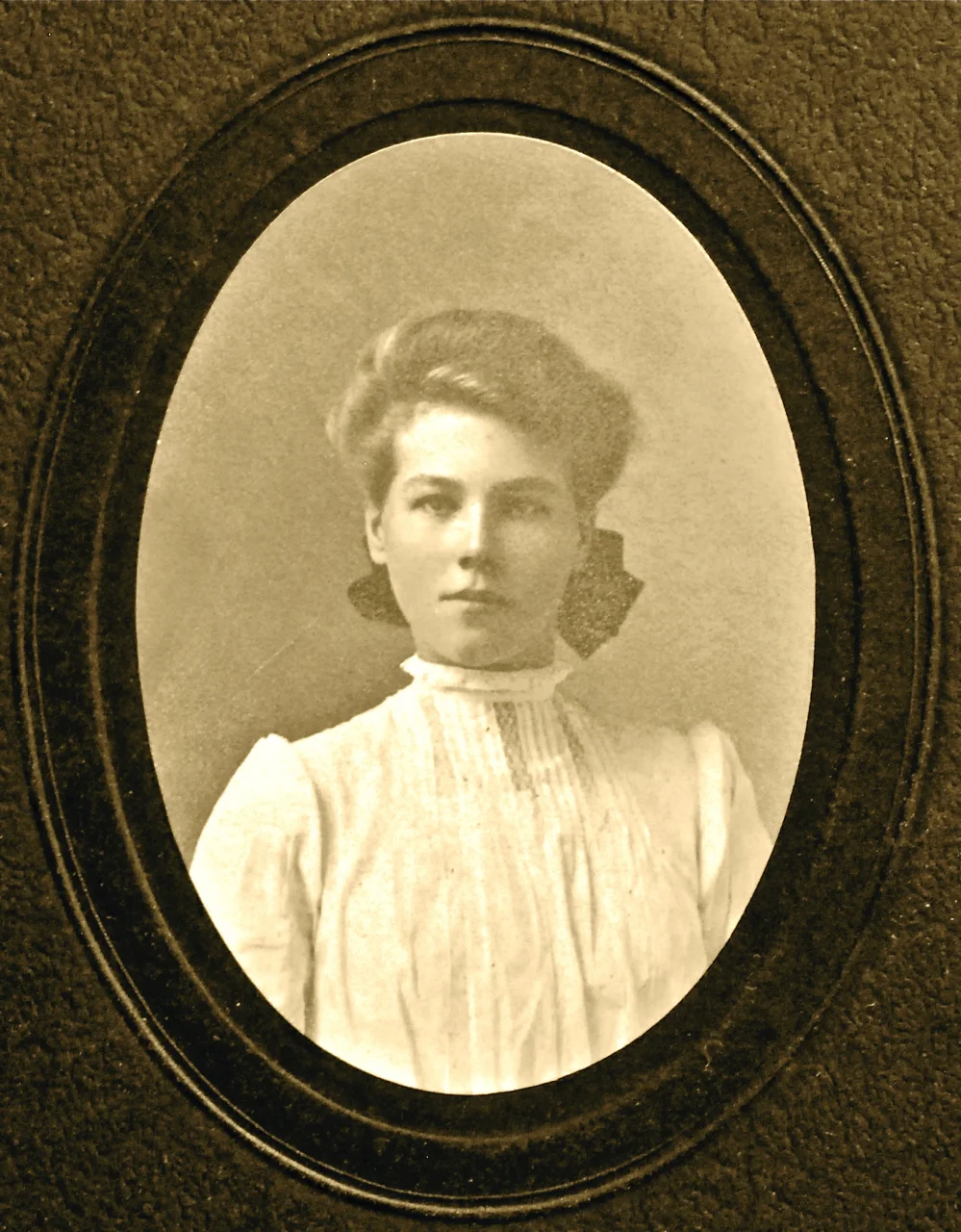Alice Ludke (?) Married Joe Nederhoed