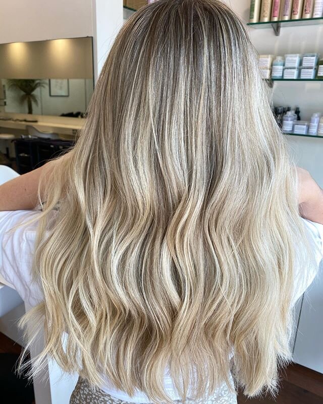 Blonde envy 😍 Colour using @davines_australia by @magoncareyhair