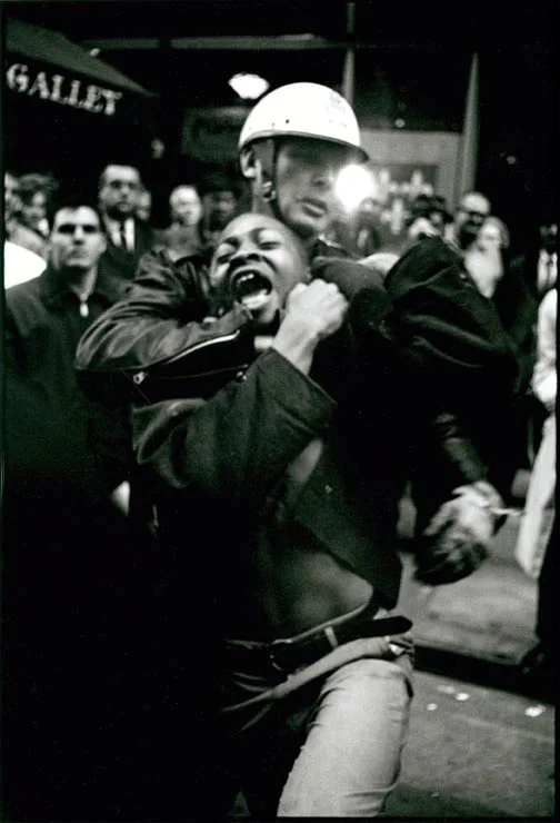 Arrest of Taylor Washington, Lebs Restaurant, Atlanta, 1963 © Danny Lyon / Courtesy of Edwynn Houk Gallery Zürich