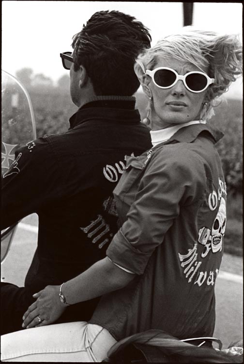 Memorial Day Run, Milwaukee, 1966 © Danny Lyon / Courtesy of Edwynn Houk Gallery Zürich Header Image: Thomas Ruff, press++21.04, 2016 © Thomas Ruff, Courtesy of Galerie Mai 36