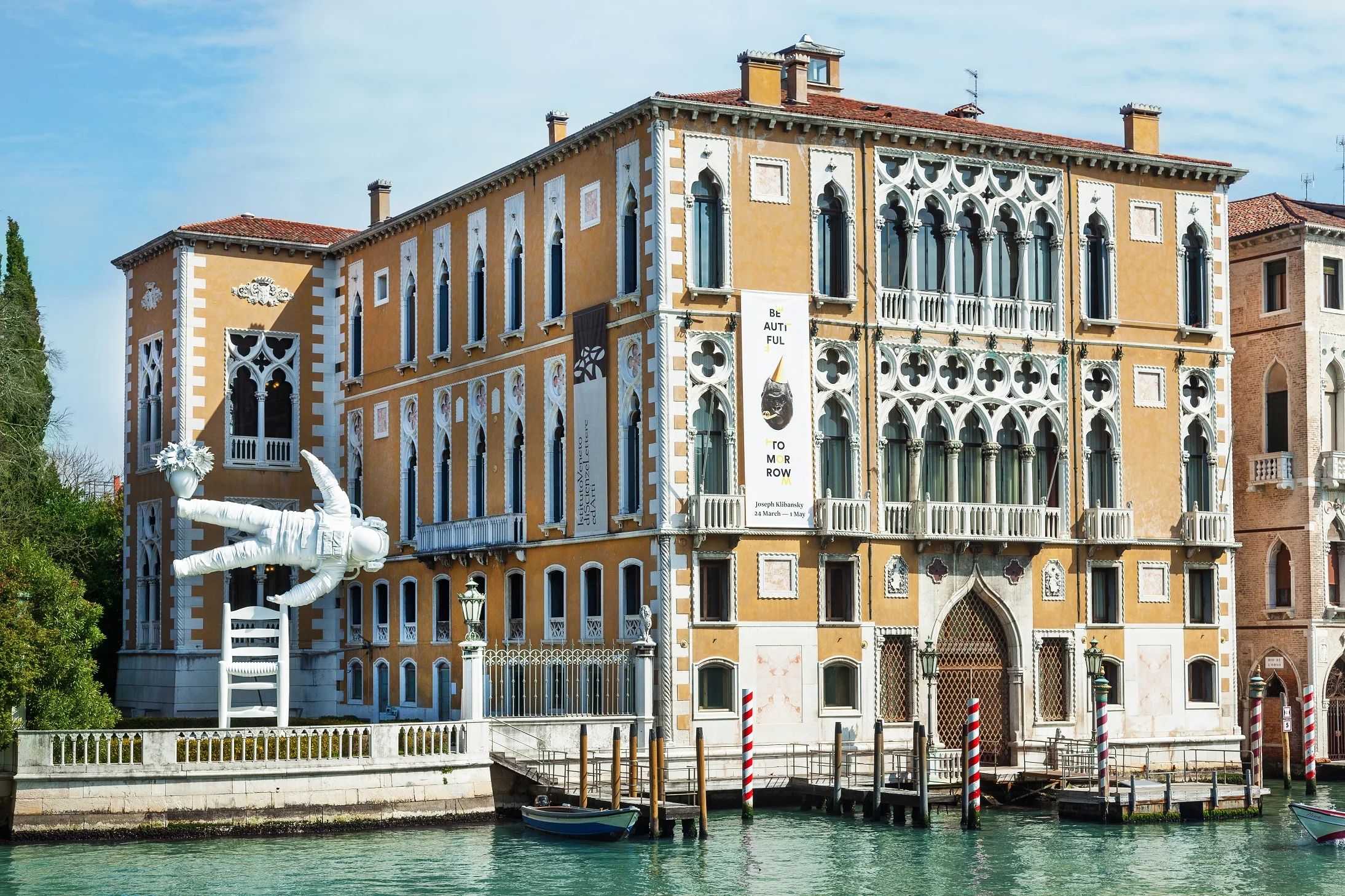 venice art scene.jpg