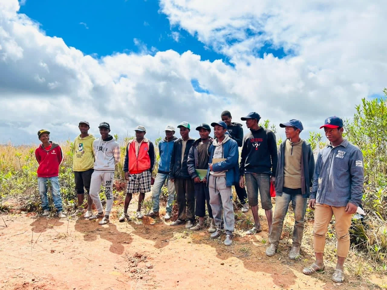 A new feature by @mongabay highlights what integrated, community-driven conservation can look like in action.

Link in bio 👉 Read the full article

This reforestation corridor connecting Andasibe-Mantadia and Analamazaotra is already showing real im