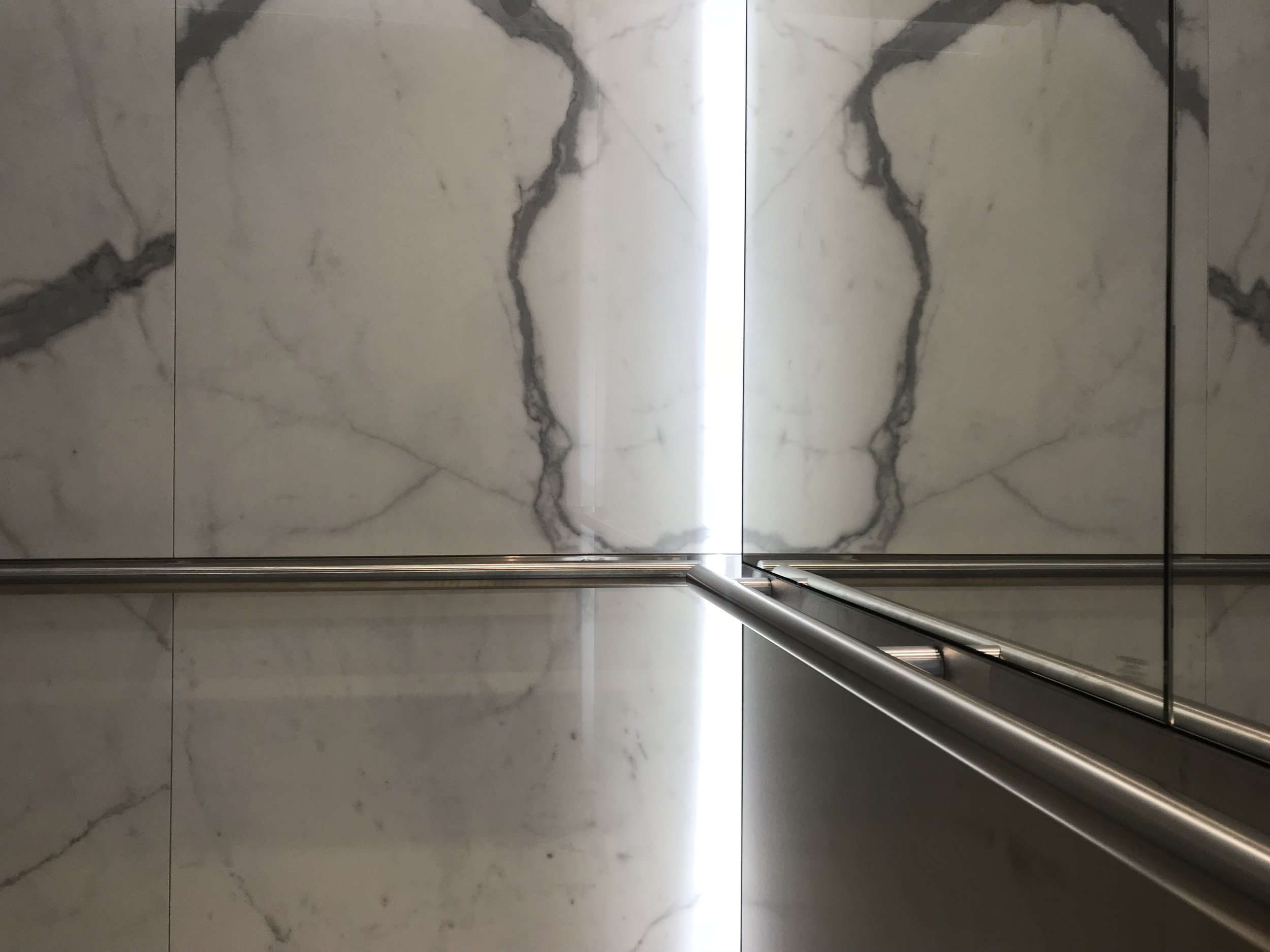 Lightweight marble panels for interior walls