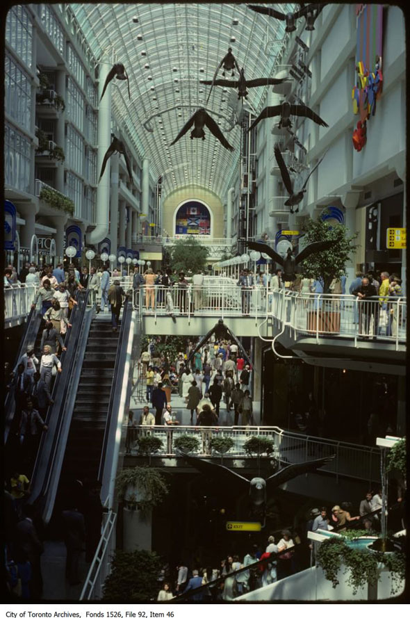 20140917-Eaton-Centre-Crowds.jpg