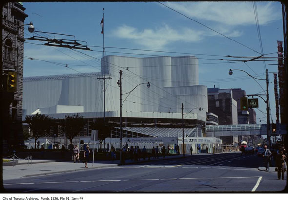 20140917-Eaton-Centre-Exterior-Queen.jpg