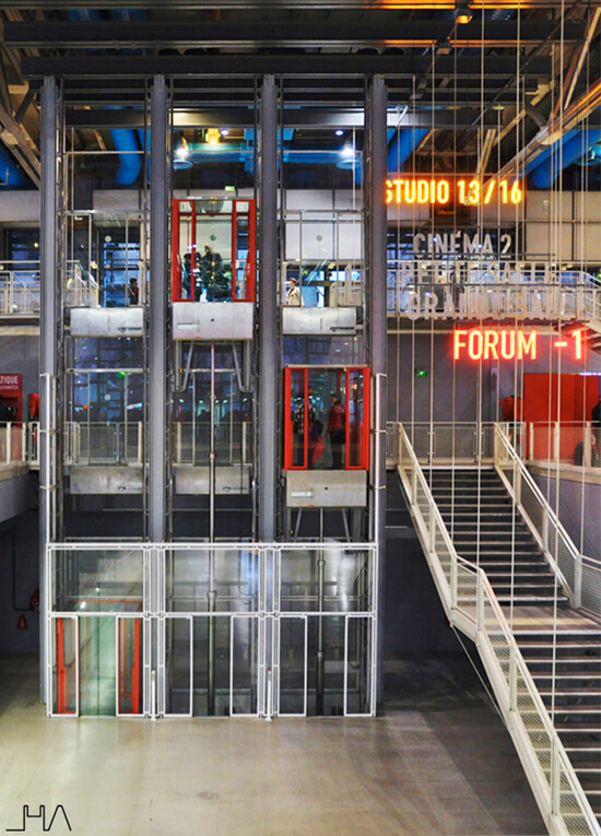 Centre de Pompidou Elevator