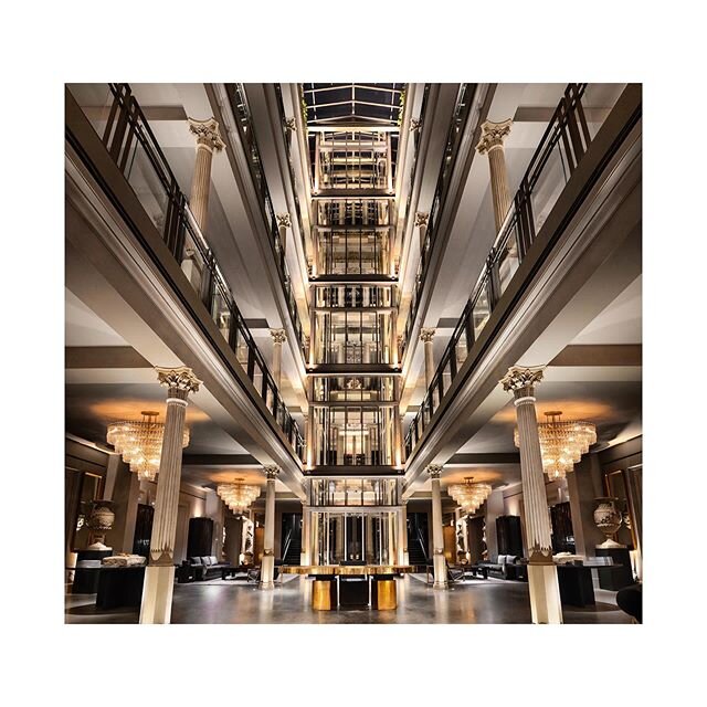 With nearly twenty magnificent brick and mortar locations in Canada and the USA, Restoration Hardware's reinvention of luxury retail is unquestionably rising above the competition. 
Central to their success has been the focus around the shopping narr