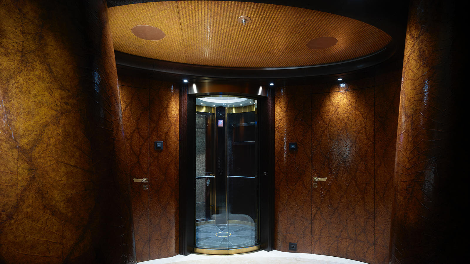 superyacht elevator 03a.jpg