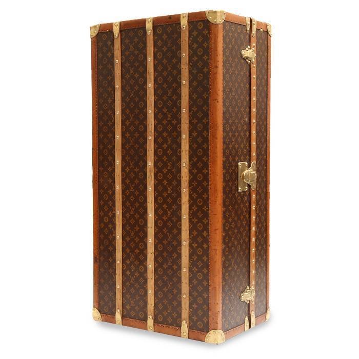 00pp-louis-vuitton-wardrobe-trunk-in-monogram-canvas-and-lozine-vulcanised-fibre.jpg