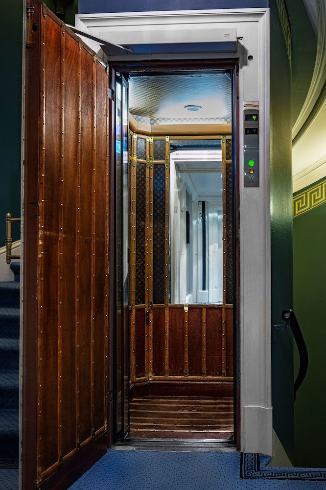 Louis Vuitton Elevator: A Tribute to the Art of Travel at Le Dokhan's,  Paris Arc de Triomphe — Elevator Scene