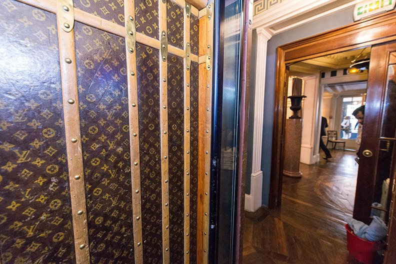 Louis Vuitton Elevator: A Tribute to the Art of Travel at Le Dokhan's ...