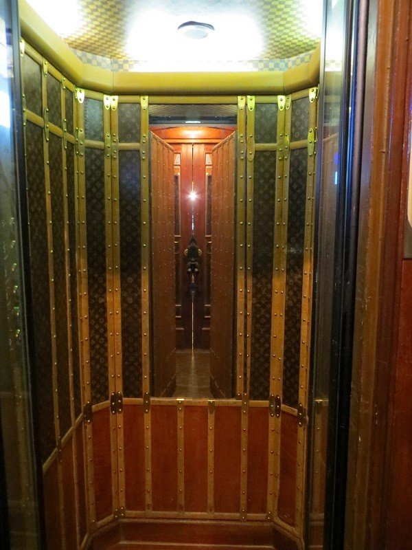 Louis Vuitton Elevator: A Tribute to the Art of Travel at Le Dokhan's,  Paris Arc de Triomphe — Elevator Scene