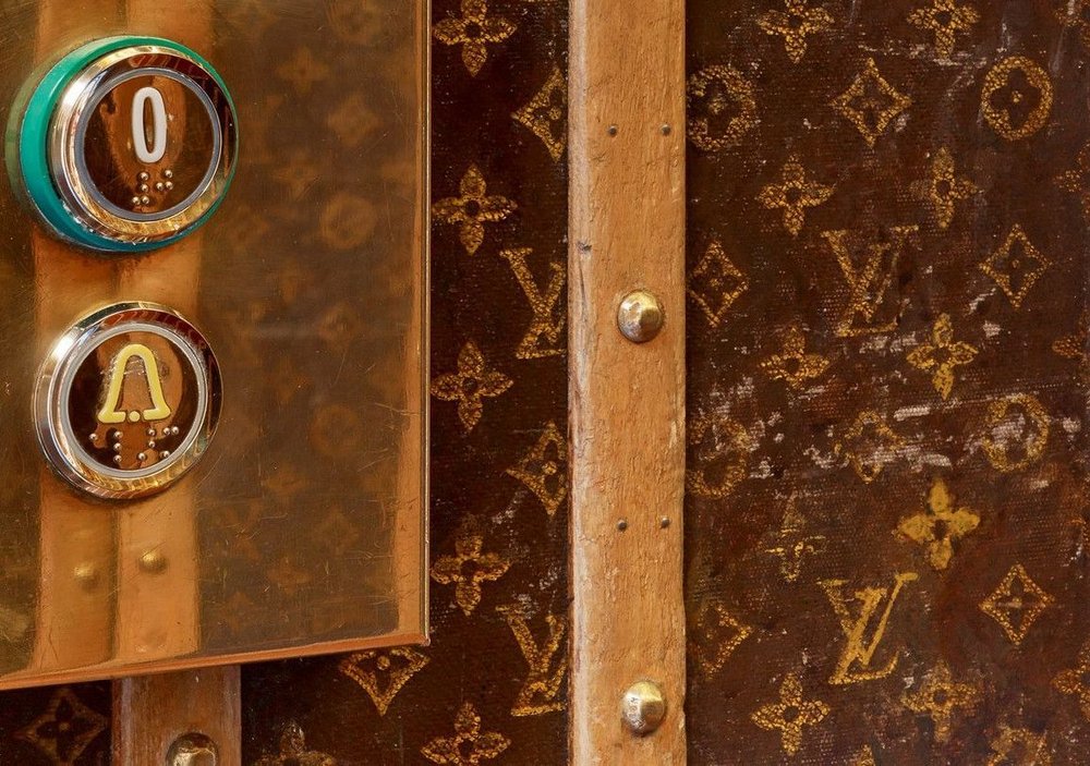 Louis Vuitton Elevator Interior Luxury trp4456de-199157-Detailcrooped2.jpeg