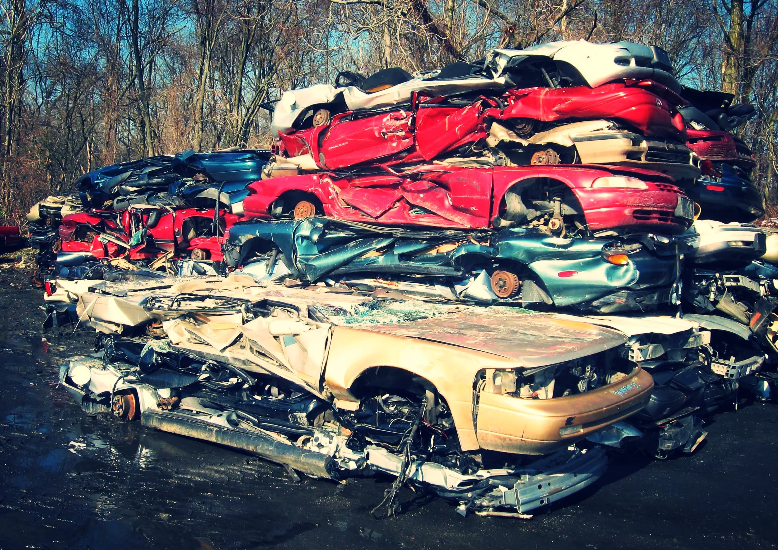Auto_scrapyard_1.jpg