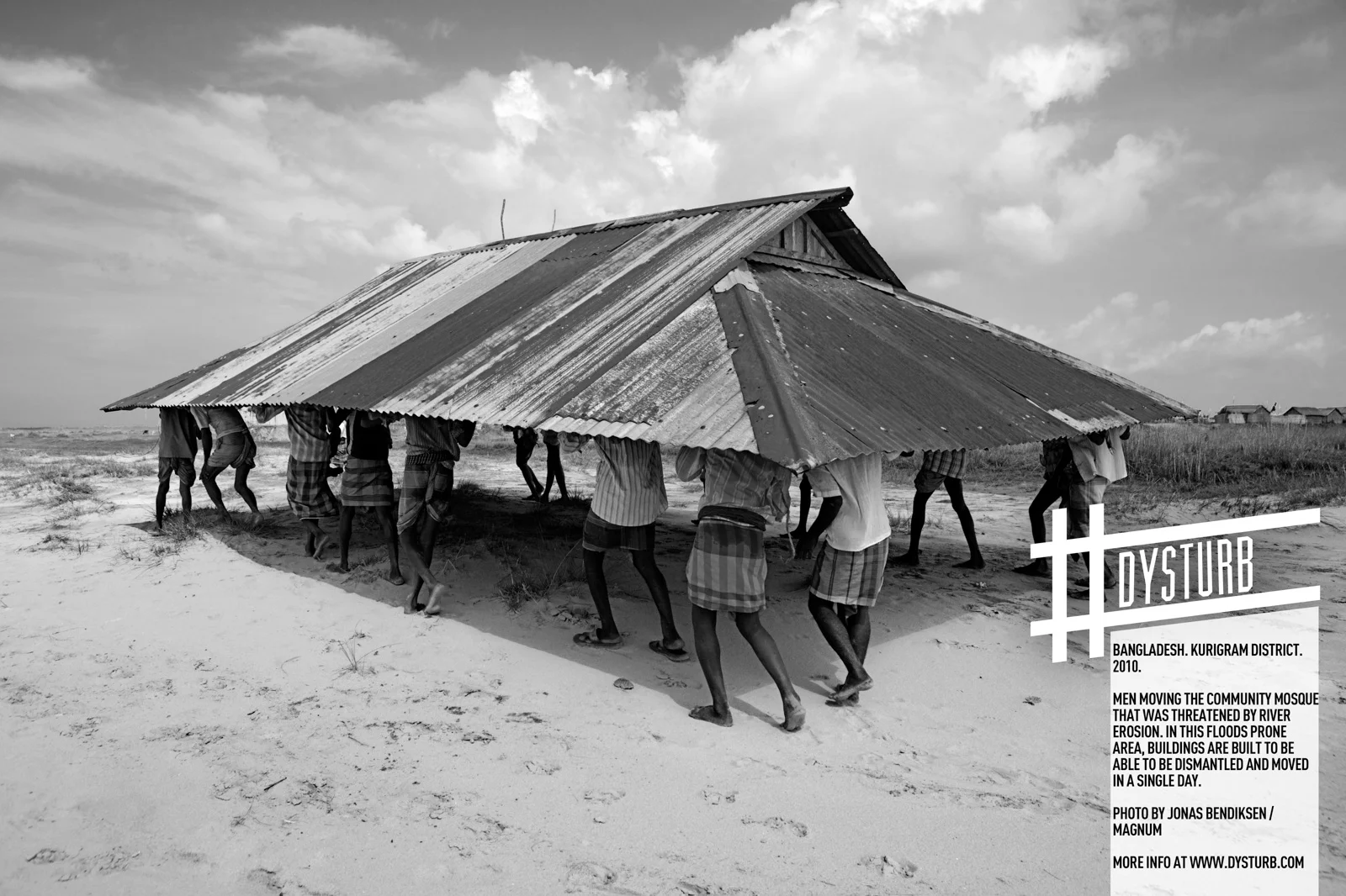 01_Jonas Bendiksen_BANGLADESH MOSQUE-USA.jpg