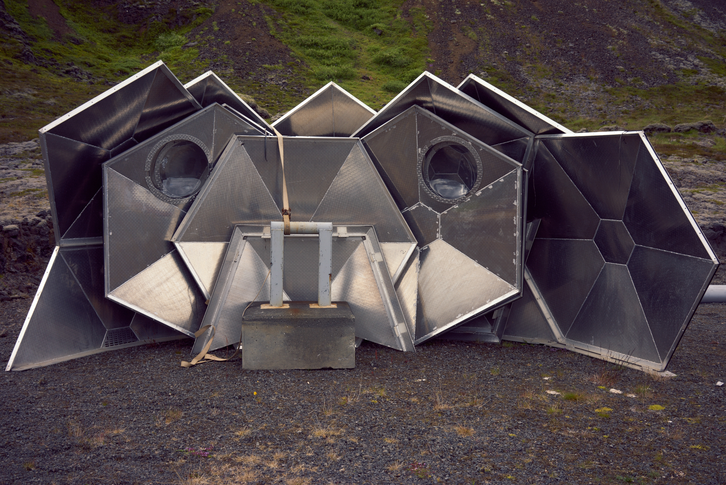  deconstructed metal igloo&nbsp; 