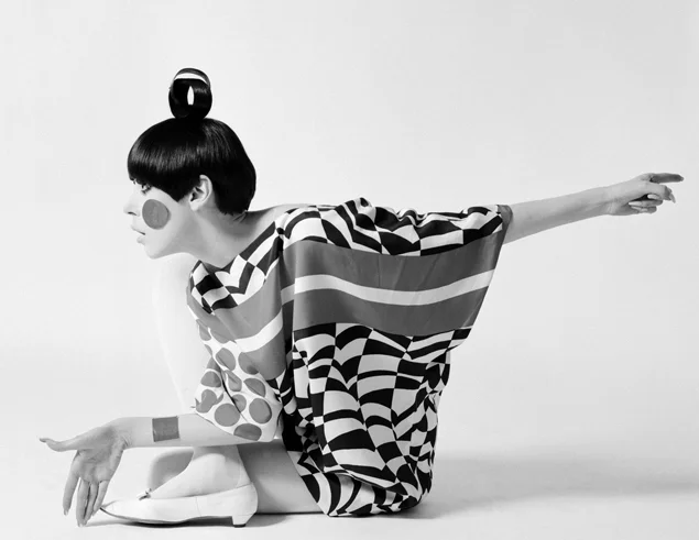 Peggy+Moffitt,+Kite+Dress+by+Rudi+Gernreich,+Sitting,+1967.JPG