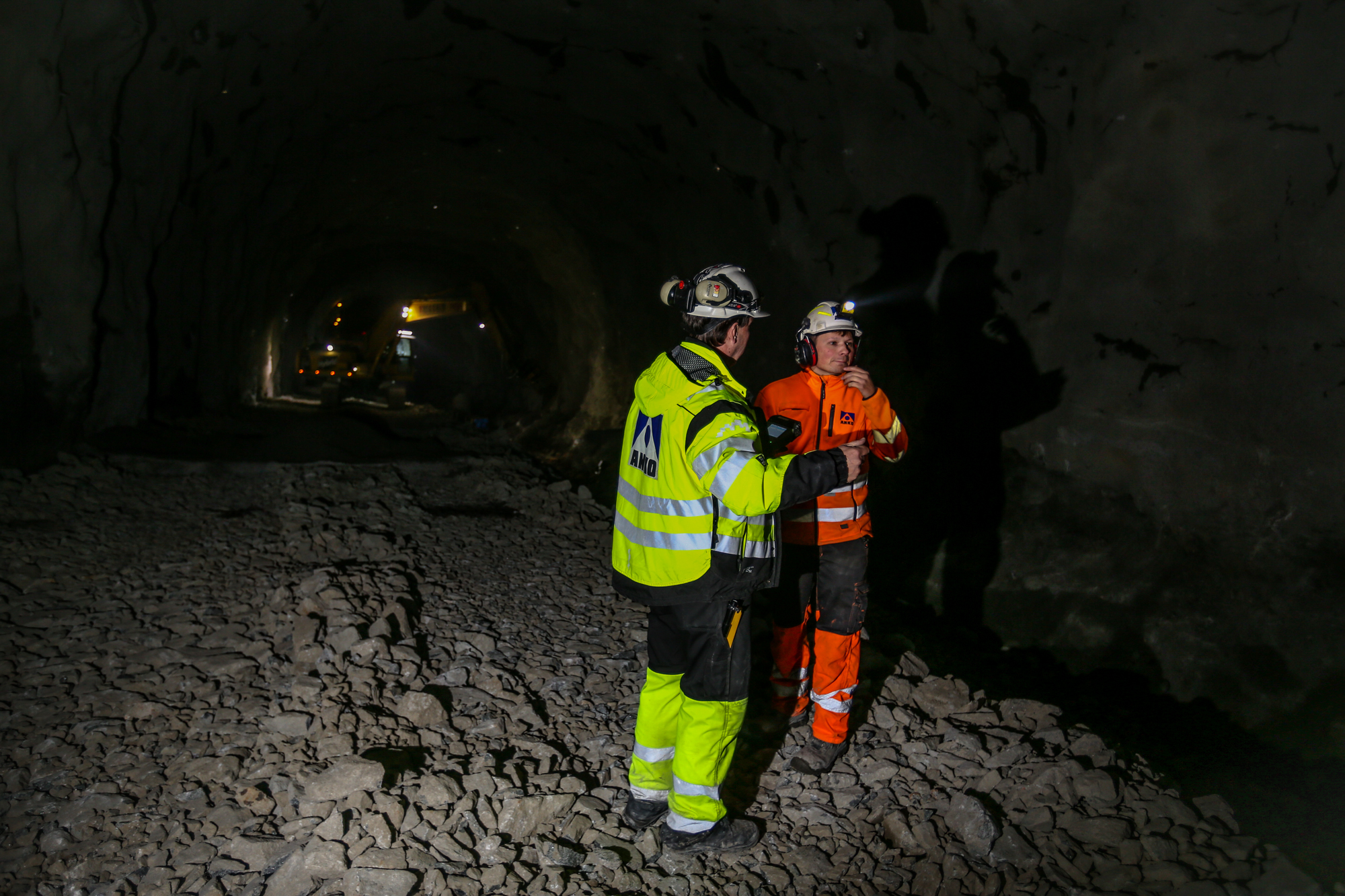  Stikkerne Einar Norstein og Yngvar Amlien fra ANKO har ansvaret for at alt går rette vegen og at tunnelen kommer fram dit den skal. 