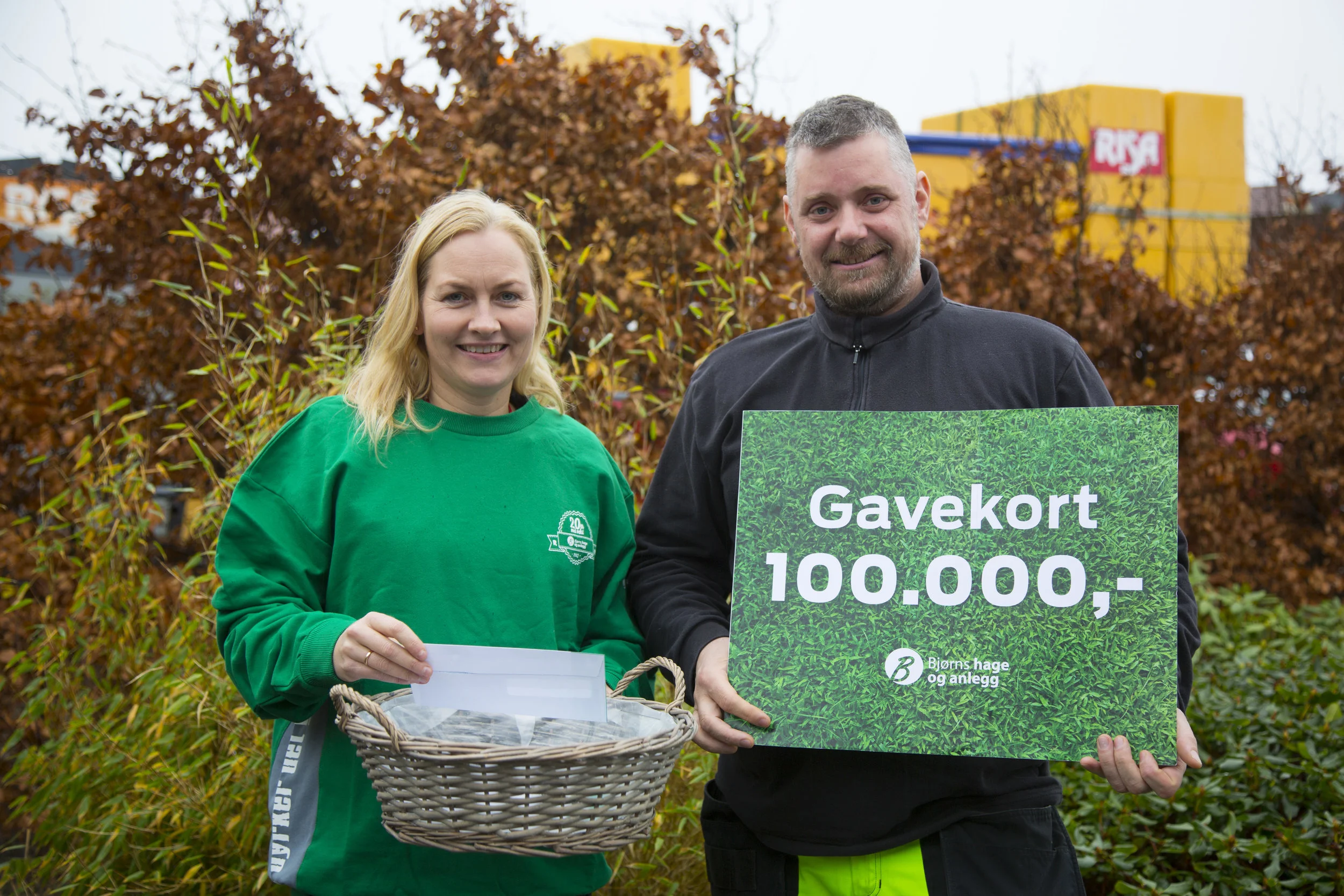 Vant hagearbeid og materiale