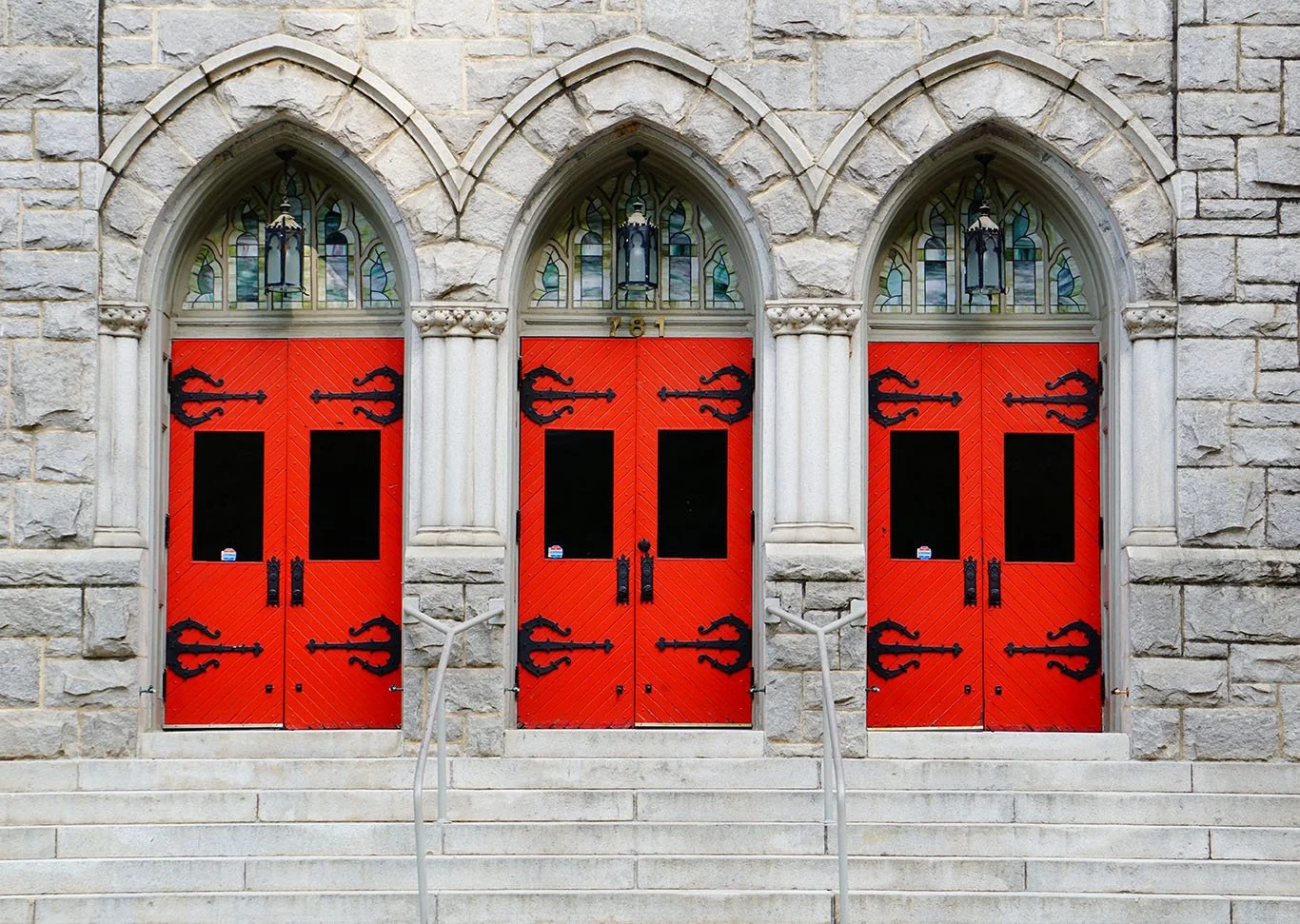 STACIE ROBELIA - Red Door