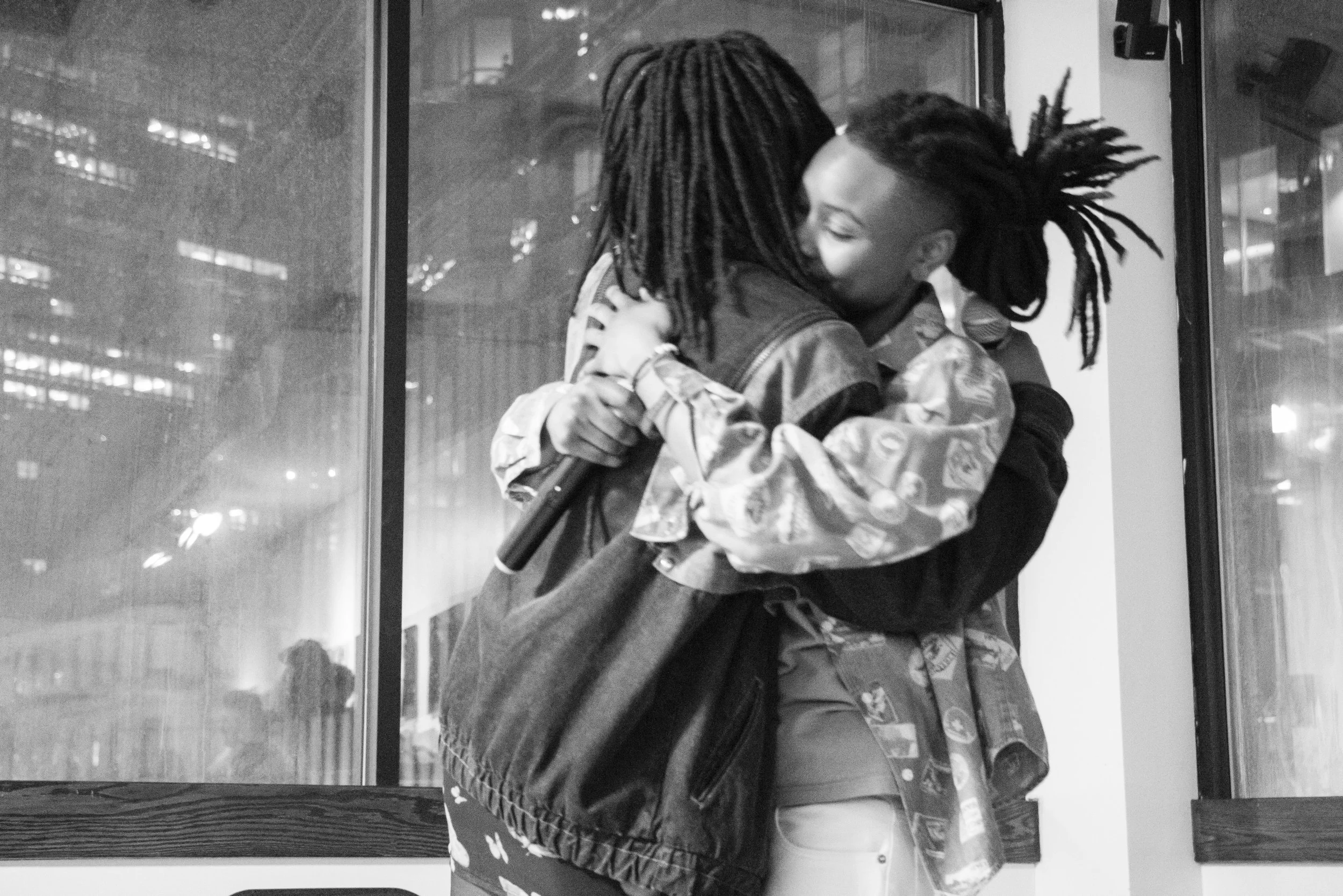 sisters_tori_lilah_hug_one_gig_tabbytha_ferguson.jpg