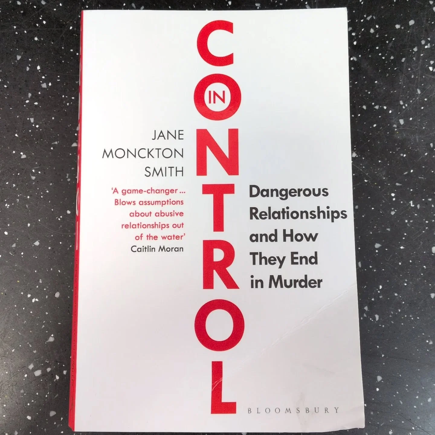 Essential reading...this will give you the confidence and tools to spot if the behaviour your client is describing in their partner is controlling. Also, how to help them escape (really, not an easy process).

#incontrol #janemoncktonsmith #coercivec