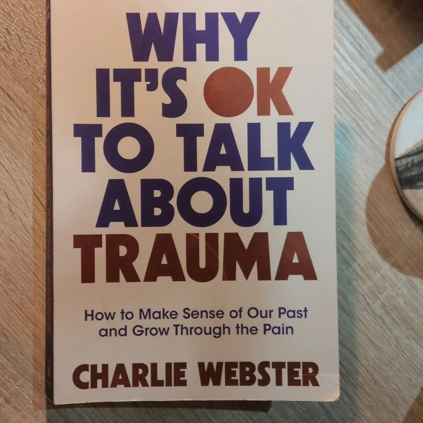 A very accessible one about what trauma is and how to work with it - useful for counsellors and clients alike. 

#traumarecovery #trauma #traumahealing #mentalhealthbooks #mentalhealth #whyitsoktotalkabouttrauma #charliewebster